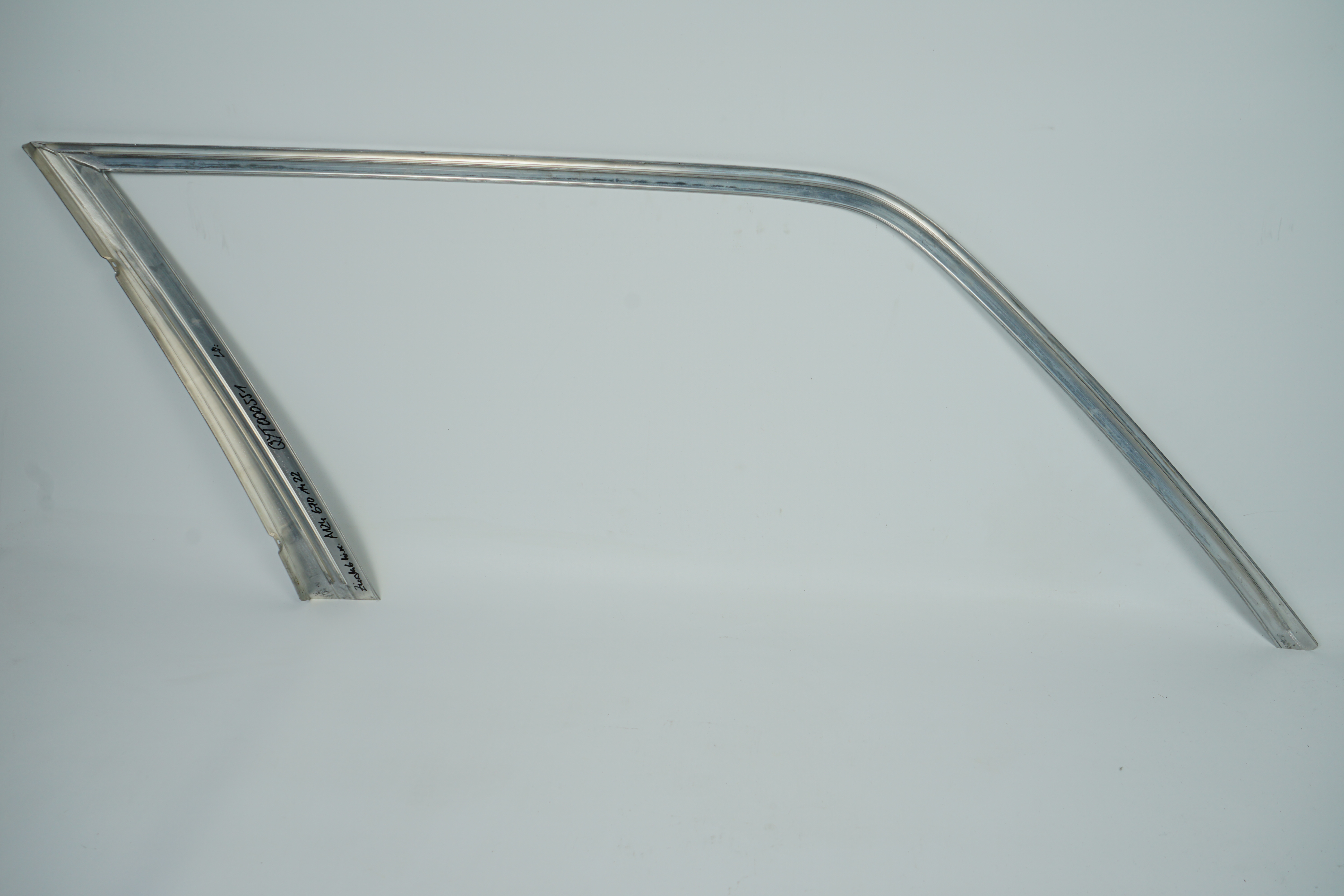 Fensterrahmen neu Seitenscheibe hinten rechts Mercedes-Benz S124 T-Modell Kombiwagen Fondseitenfenster Beifahrerseite A1246701422 nos