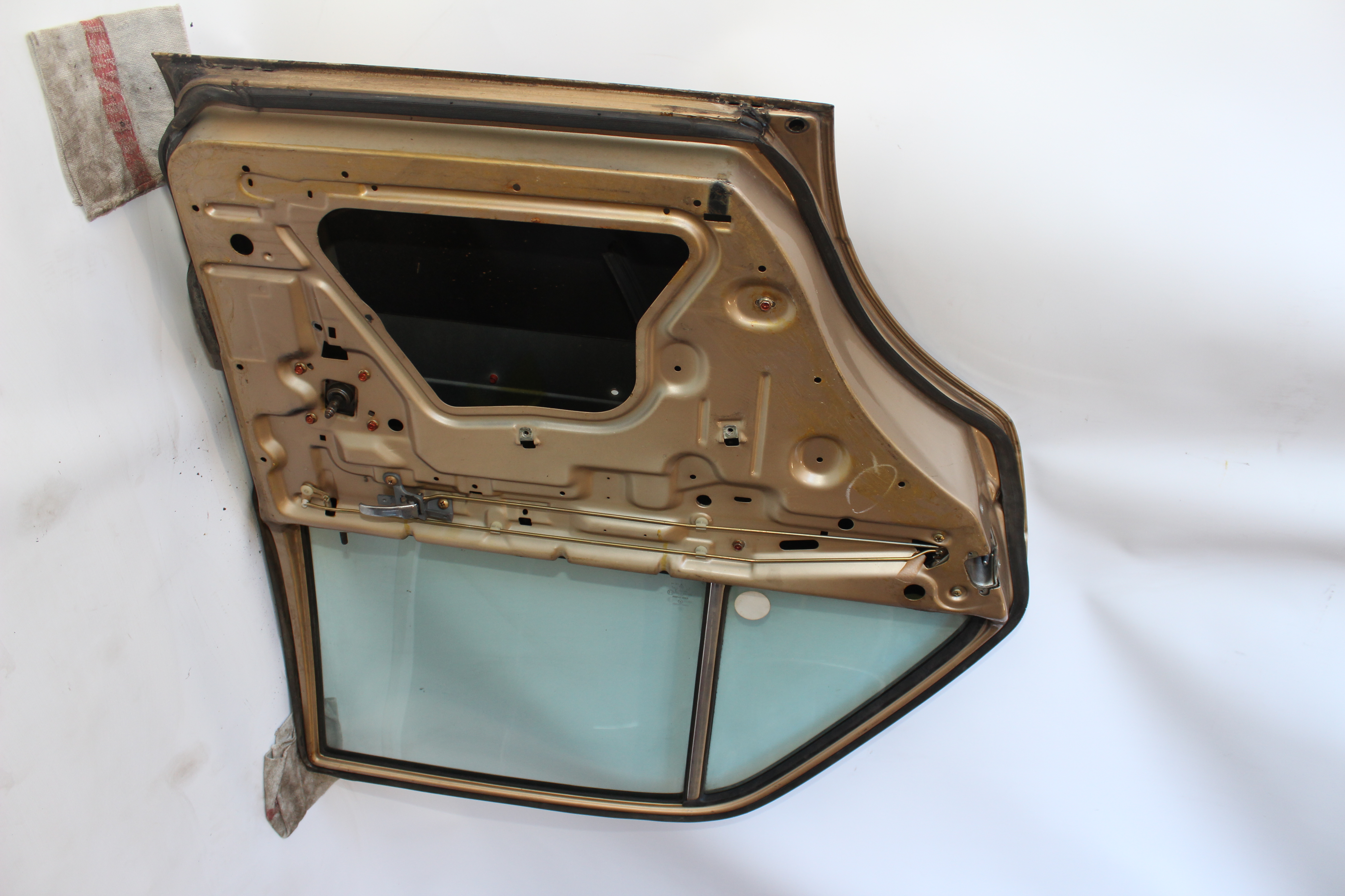 Fondtür links W123 Limousine Tür hinten links A1237300705 champagner 473