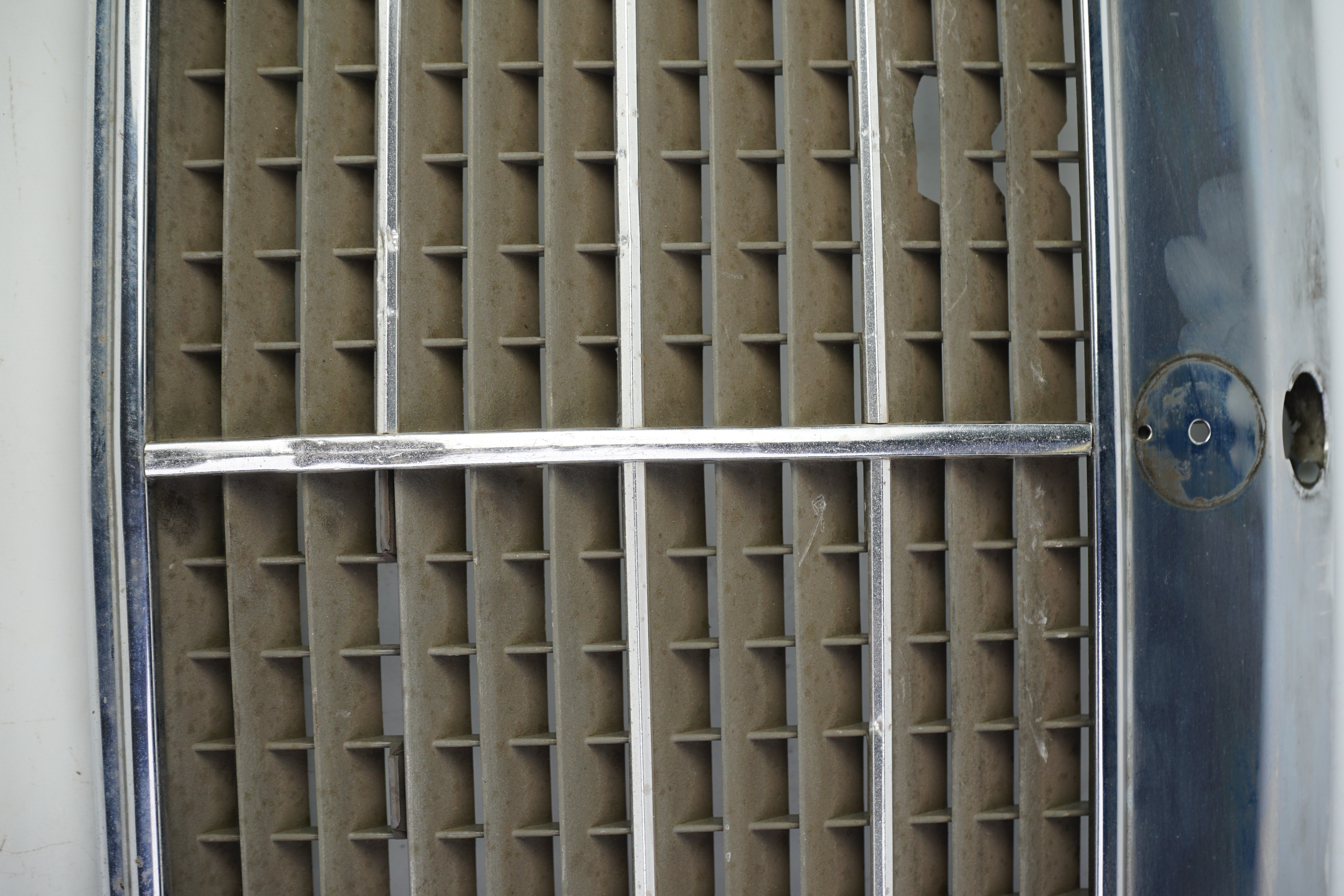 Rahmen Kühlerverkleidung W124 E-Klasse 200-500E Vor MOPF Chromrahmen Frontgrill Kühlergrill A1248800783