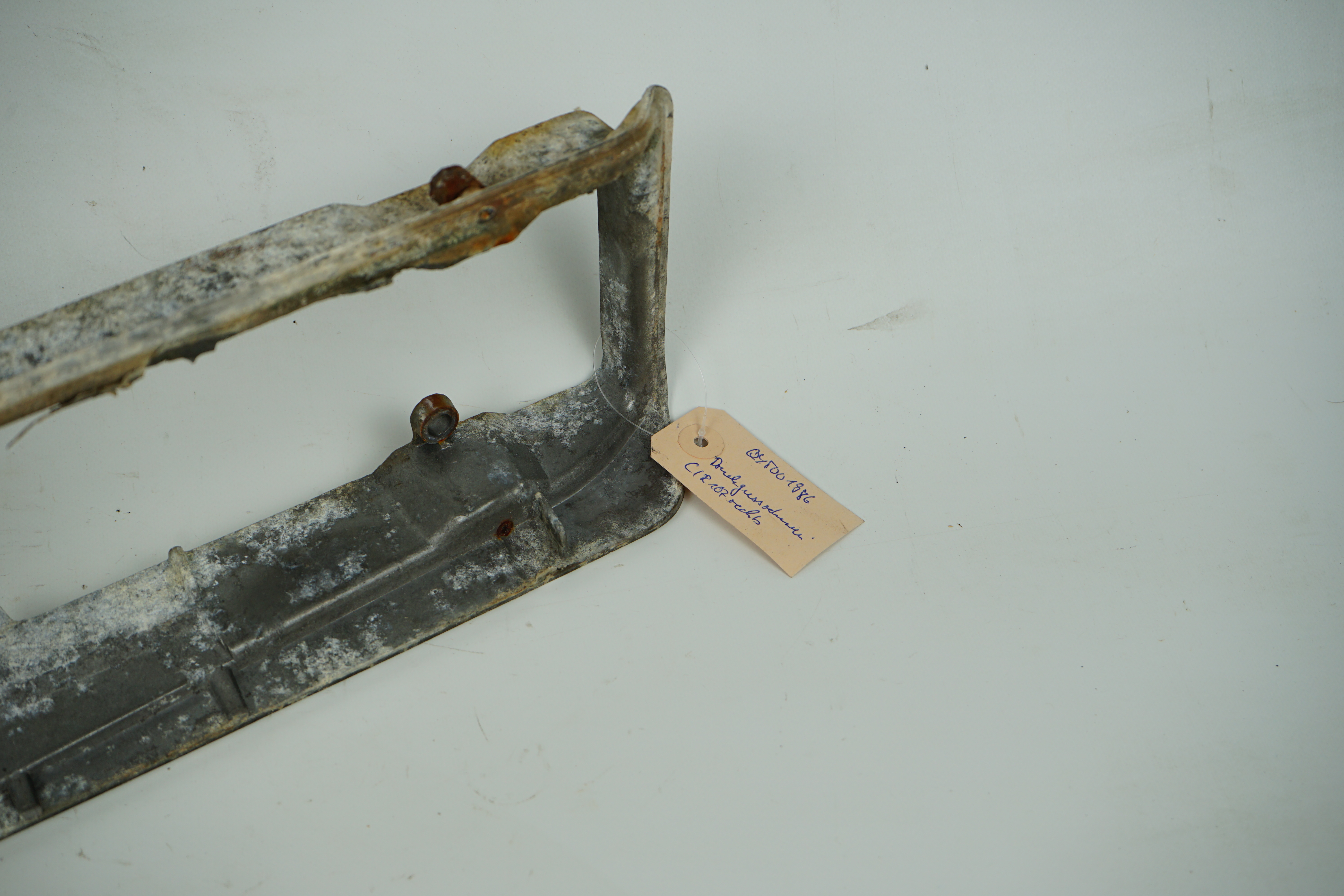 Druckgussrahmen Heckleuchte rechts Mercedes-Benz R107 C107 SL SLC Cabrio Coupé Aluminiumrahmen Rückleuchte Lampengehäuse Rückleuchte rechts *A1078203864 A1078201664 A1078204264