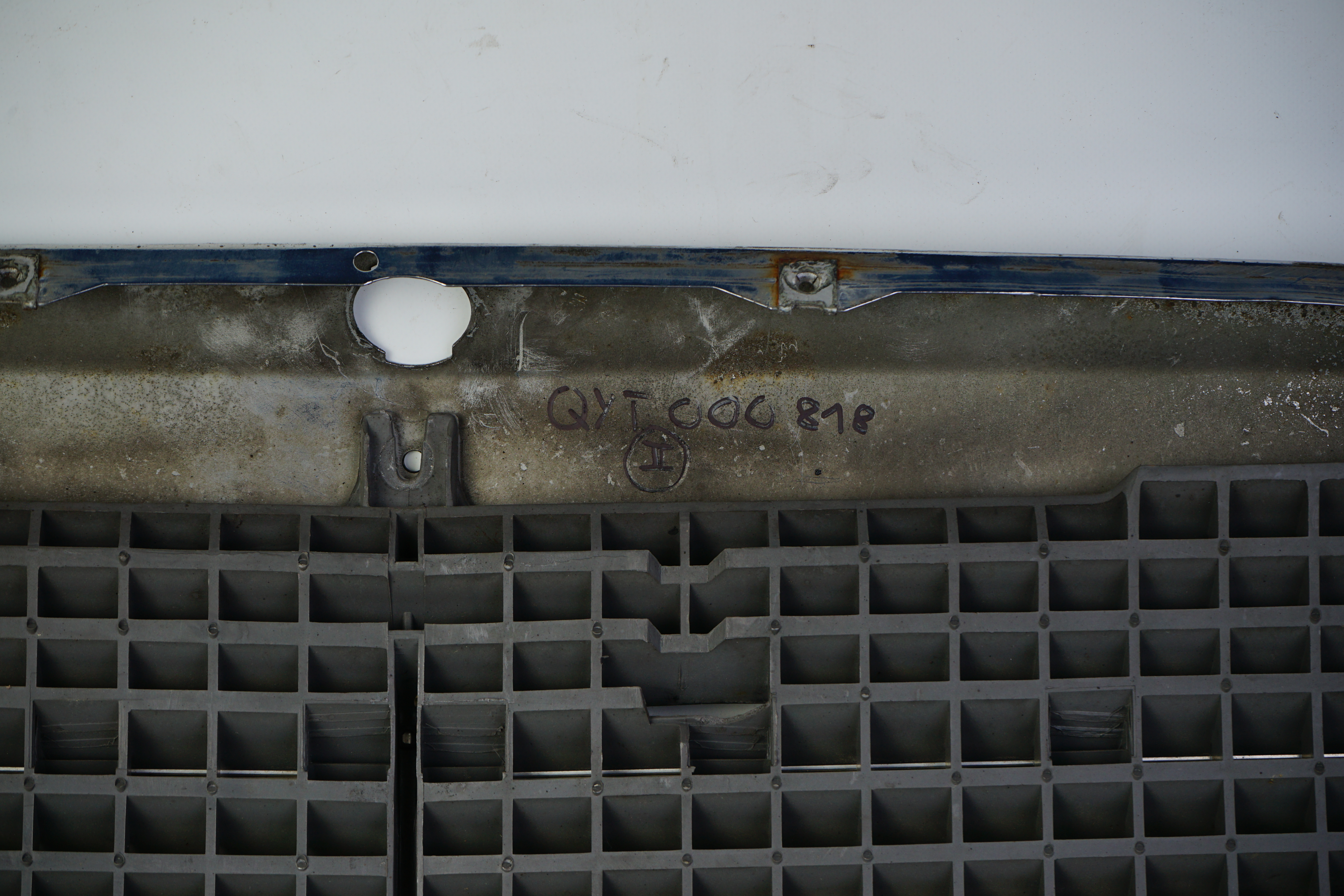 Rahmen Kühlerverkleidung W124 E-Klasse 200-500E Vor MOPF Chromrahmen Frontgrill Kühlergrill A1248800783