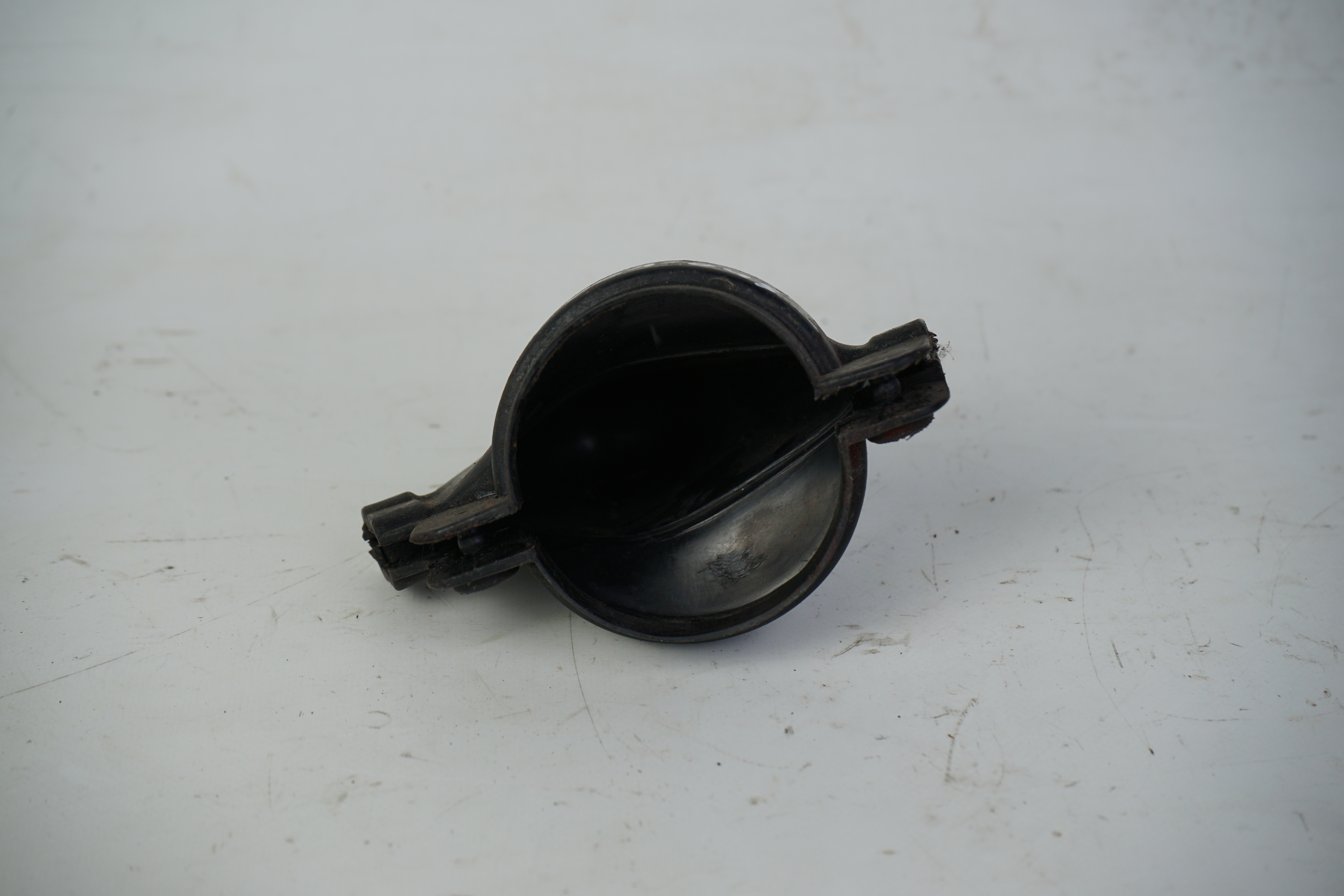 Schutzhaube Zündverteiler W114 W115 W116 W123 W126 Schutzkappe Staubschutz A0001581285 A0001581485