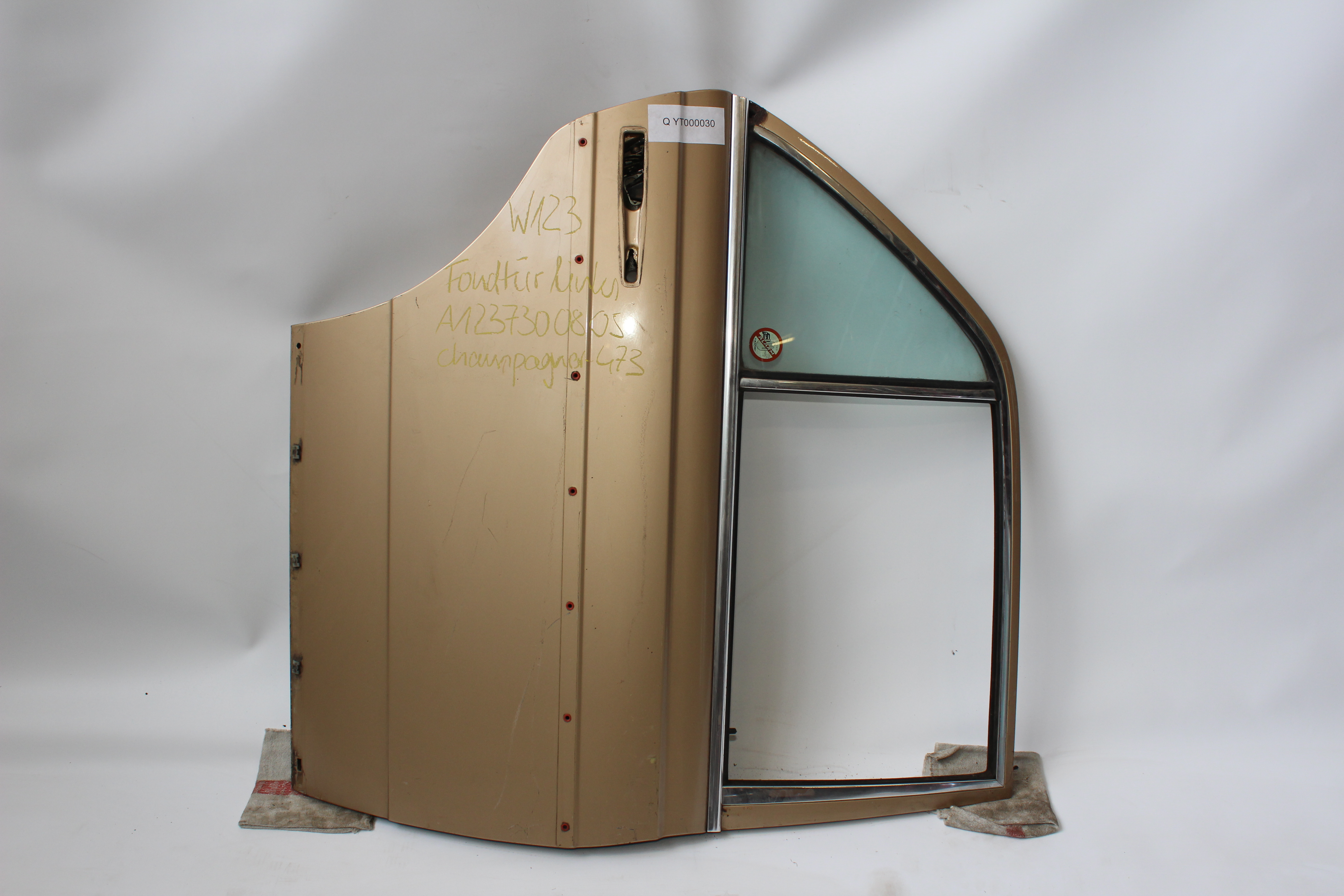 Fondtür rechts W123 Limousine Tür hinten rechts A1237300705 champagner 473