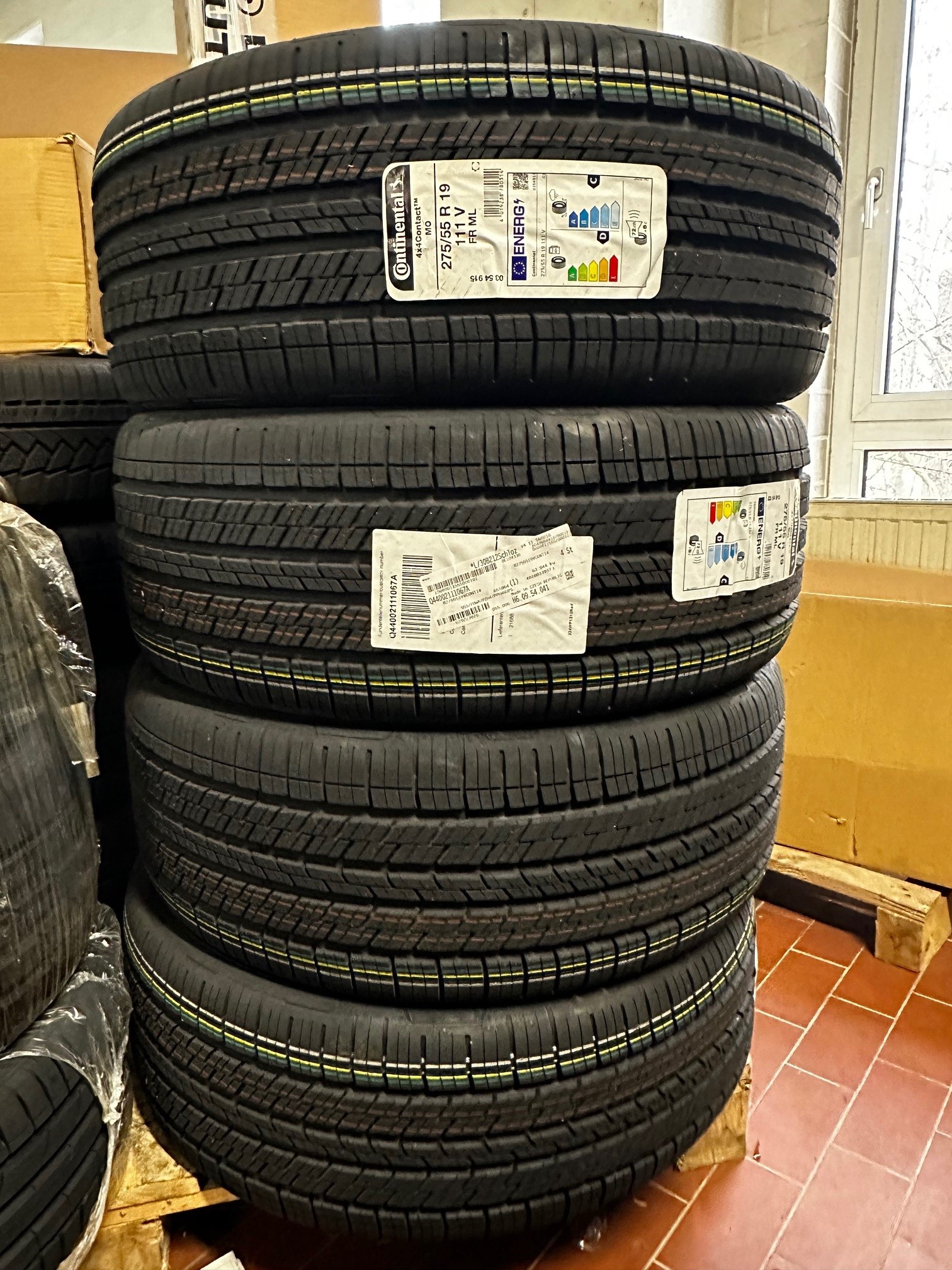 Sommerreifen CONTINENTAL 4x4 Contact 275/55R19 111V M0 FR ML Mercedes-Benz G-Klasse G-Modell W463 GL X164  DOT1022 27555R19 111V FR ML OEM-Kennung M0 Q44002111067A