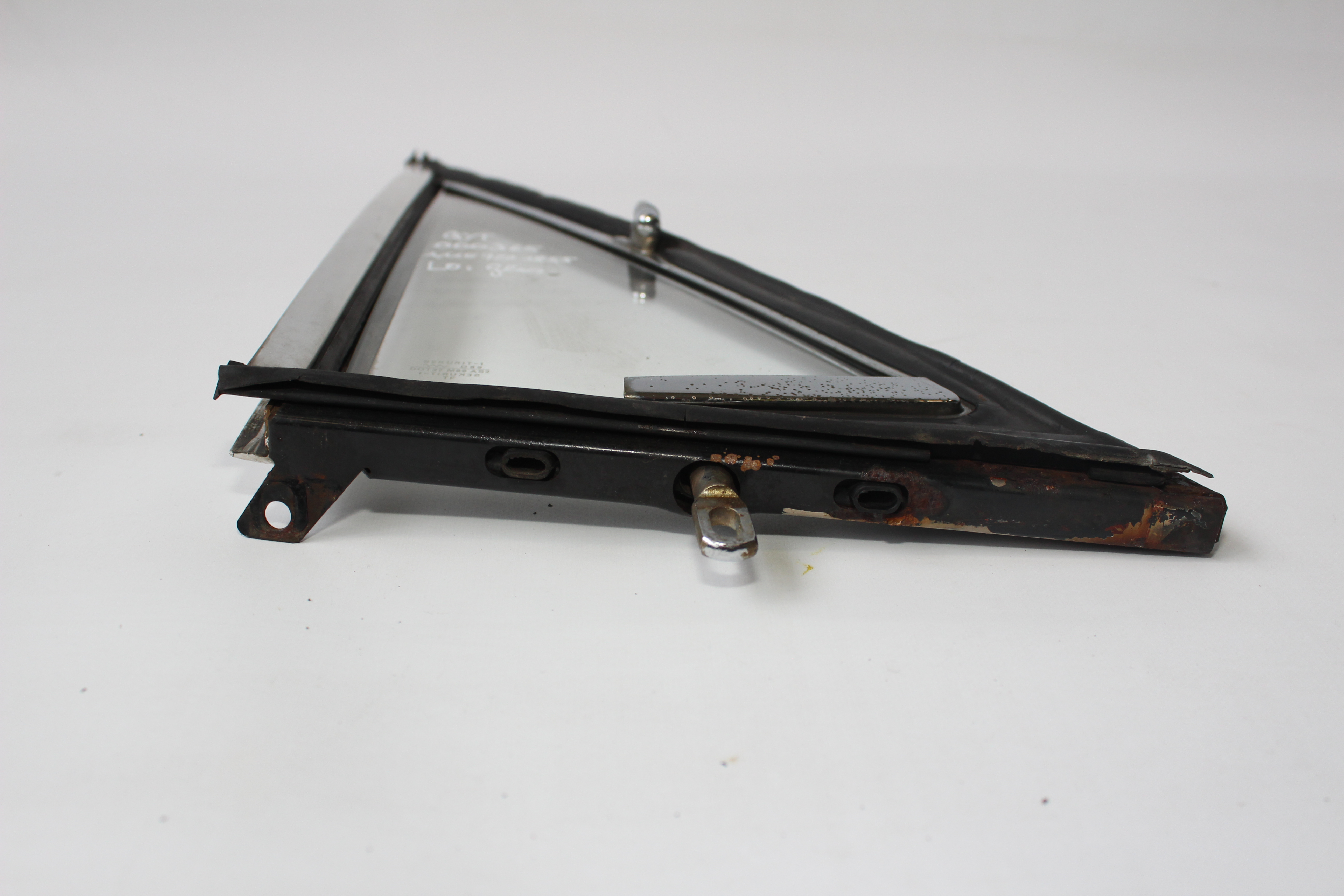 Drehfenster vorn rechts Glasscheibe klar W114 W115 Strich acht /8 1.Serie Klarglas Ausstellfenster vorn rechts A1157201855