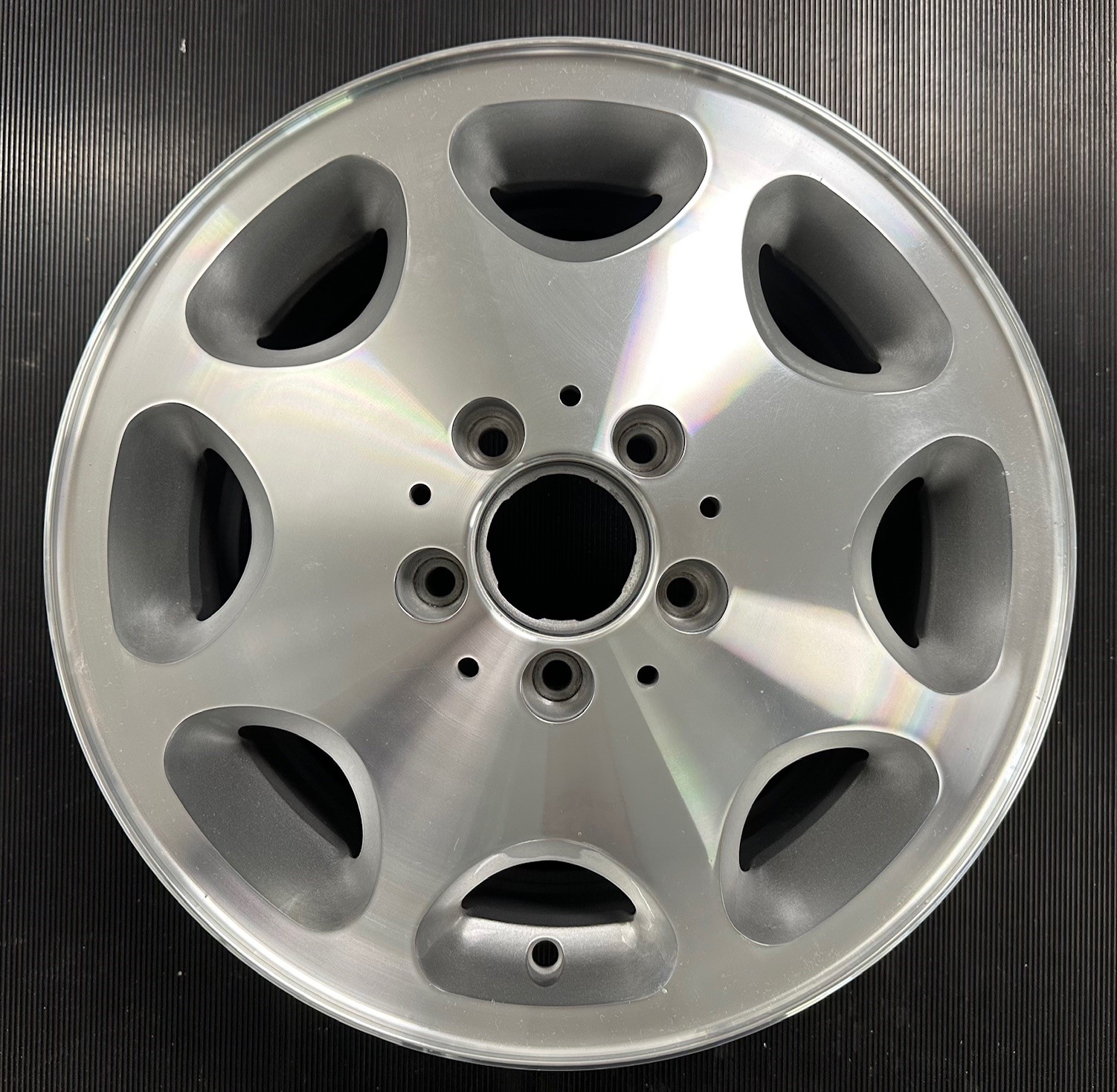 Scheibenrad glanzgedreht 7Jx15 ET41 LK 5x112 Mercedes-Benz W124 W202 W203 W210 R170 8-Loch Alufelge im 8-Loch Design Achtlochfelge Leichtmetallfelge Aluminiumfelge A1244011902 B66470086 Kopie