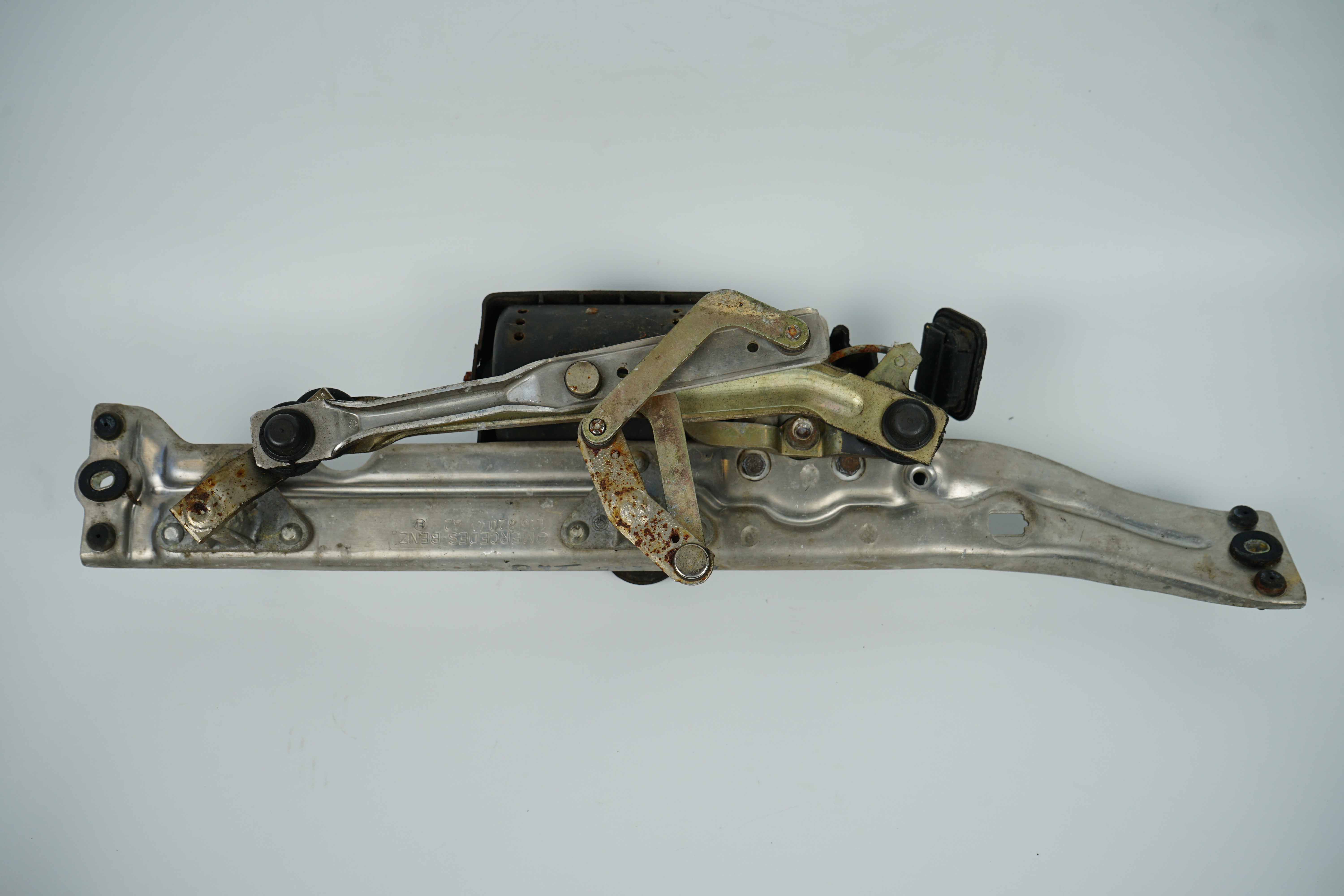 Wischergestänge mit Motor Mercedes-Benz C126 W126 Konsole Scheibenwischergestänge A0008200982 A0008201682 A1268209342