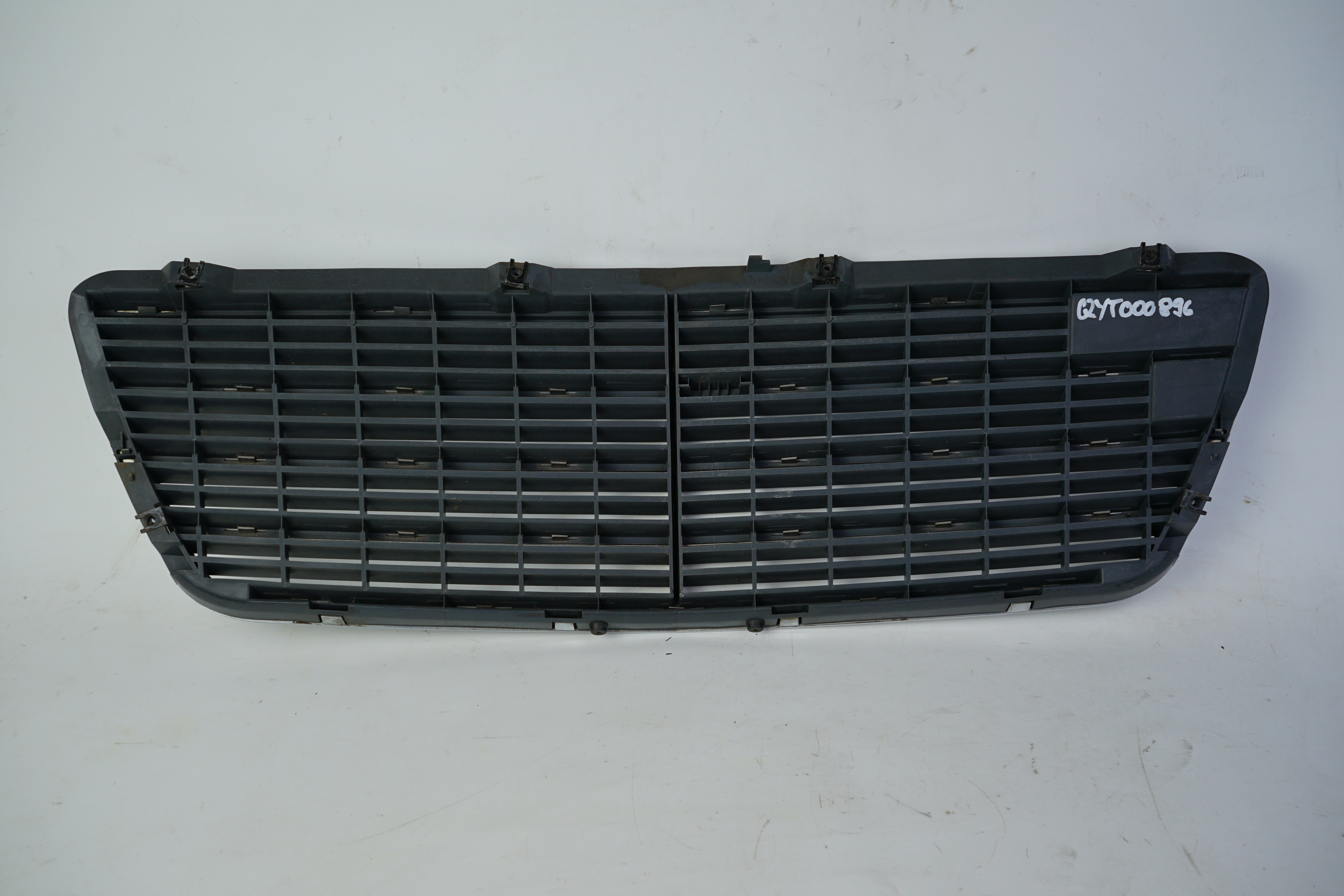 Kühlerverkleidung W210 Mopf E200CDI/ E220CDI/ 270CDI/ E320CDI Kühlergrill A2108800583 7D11 felsgrau