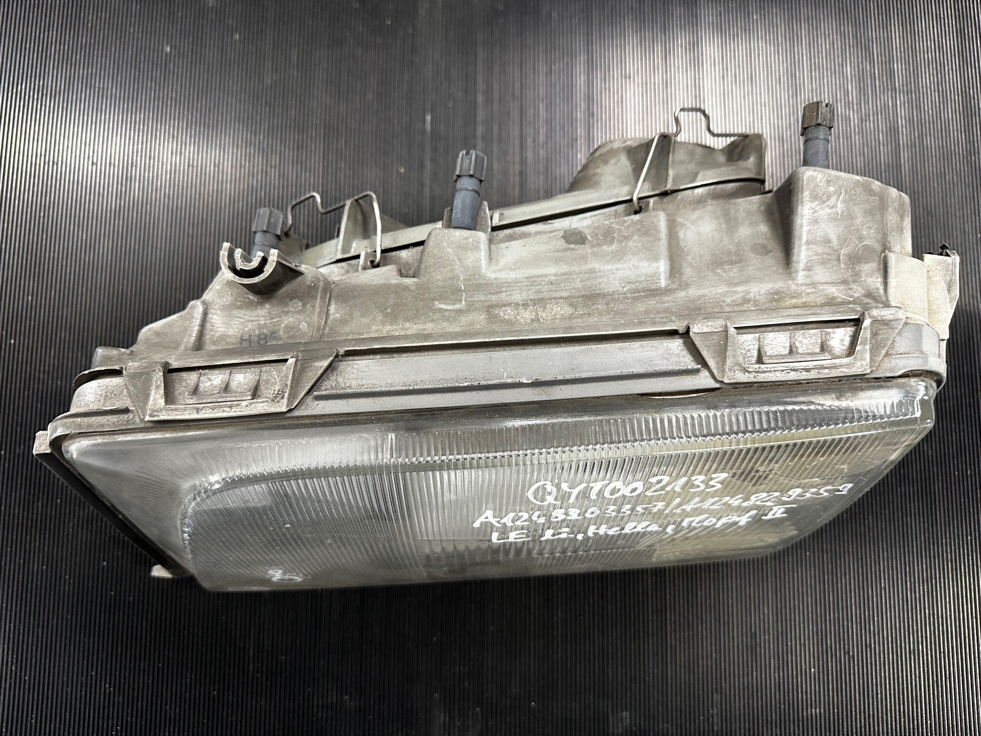 Leuchteinheit links Hella  Mercedes-Benz A124 C124 S124 W124 E-Klasse Cabrio Coupé Limousine T-Modell Kombiwagen Mopf 2 A1248203357 A1248209359 Hella 1EJ007219-051 A1248205566