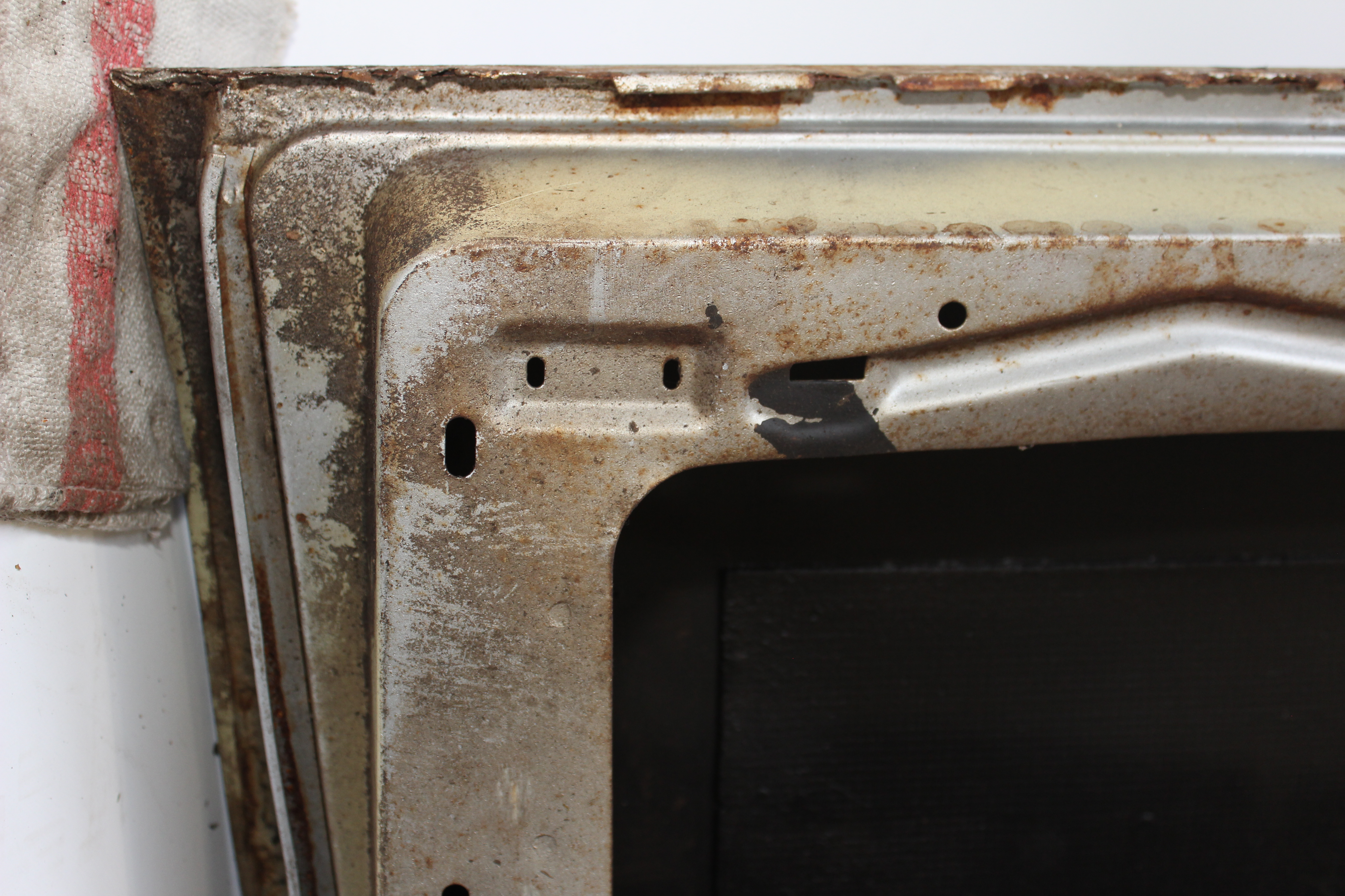 Tür vorn rechts Mercedes-Benz W114 W115 /8 Strich acht 1.Serie Beifahrertür grundiert A1157301005 