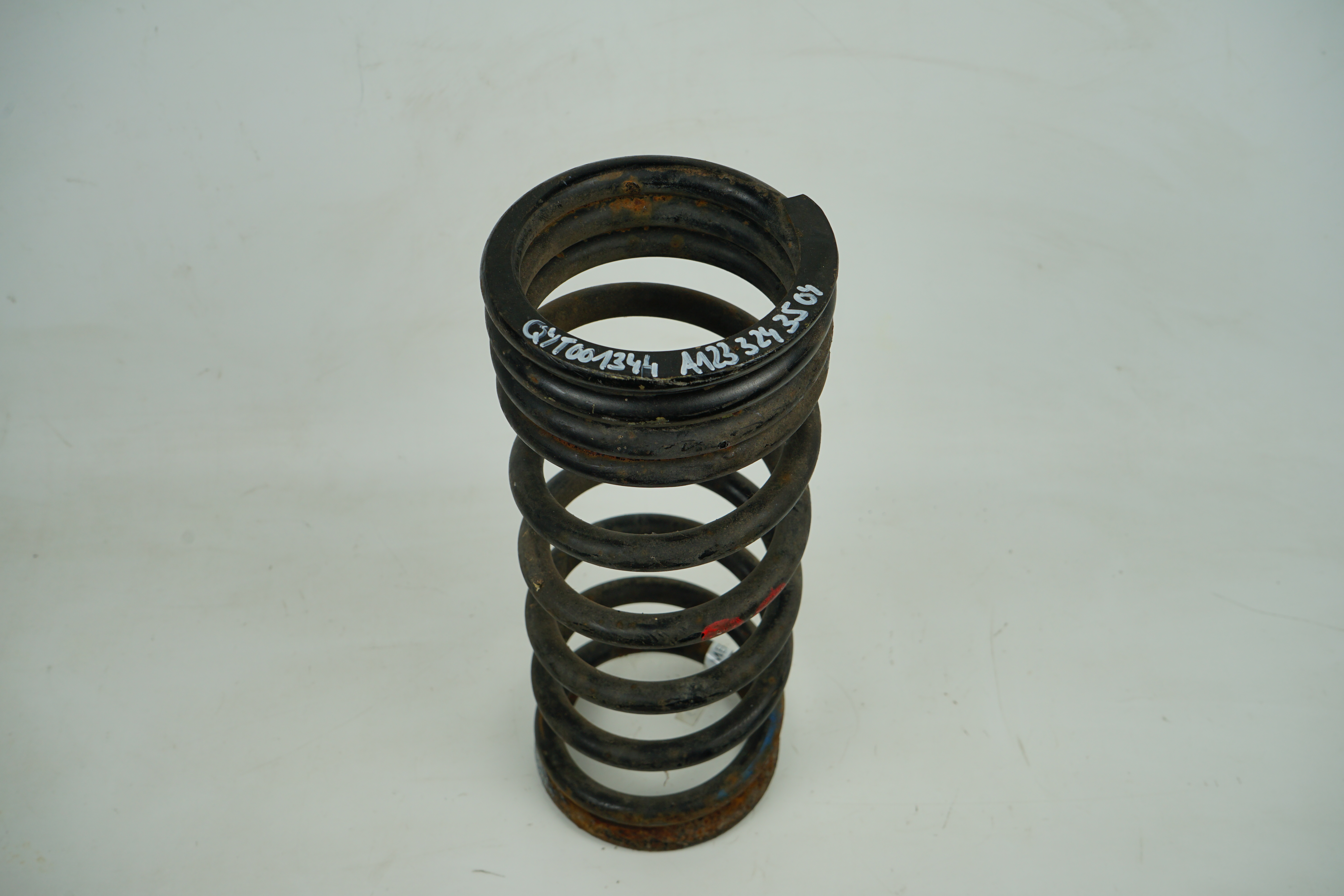 Fahrwerksfeder W115 123 Limousine Fahrwerksfeder HA Hinterachse A1153200020 A1233243504