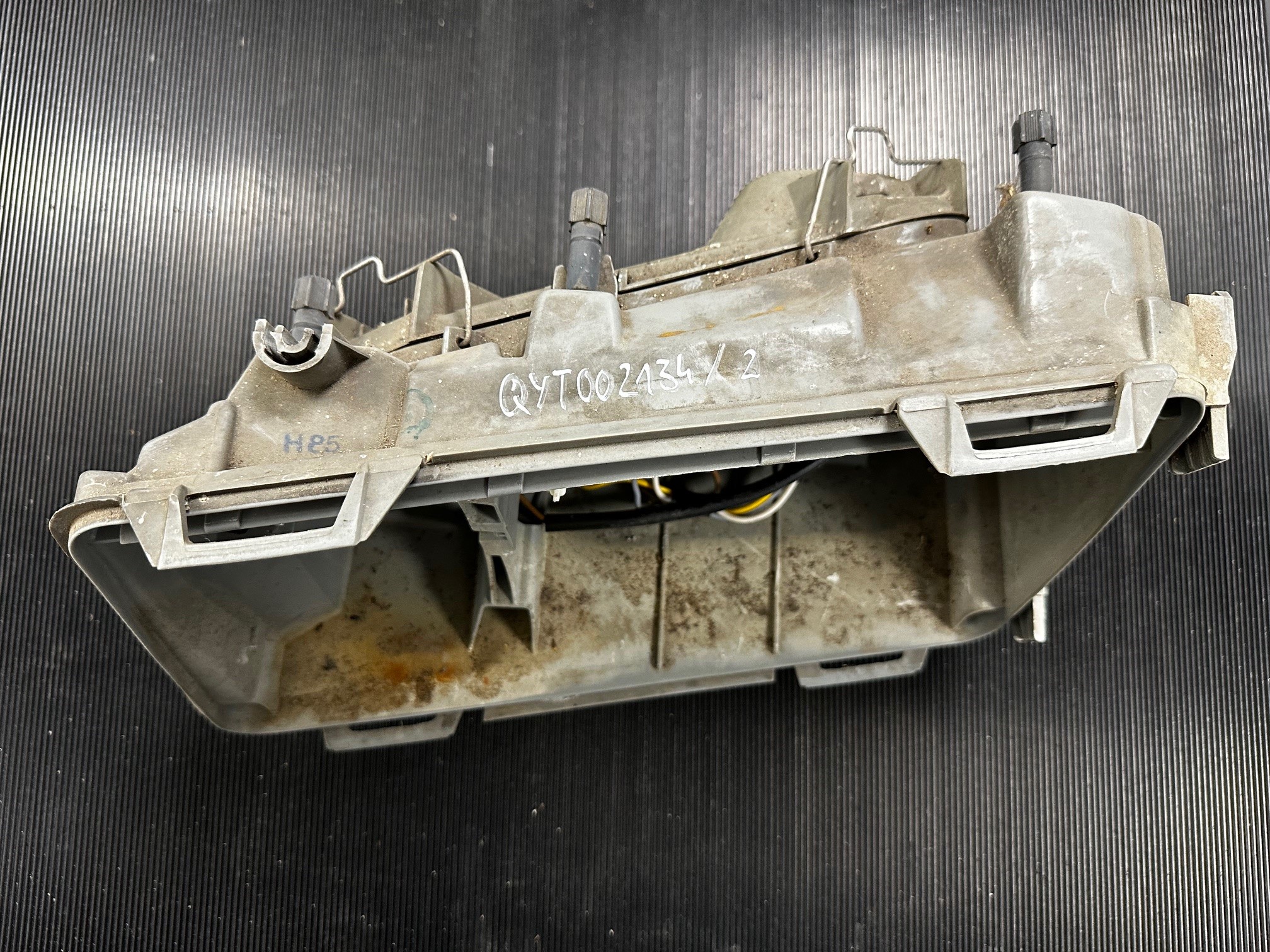 Leuchteinheit links Hella Mercedes-Benz A124 C124 S124 W124 E-Klasse Cabrio Coupé Limousine T-Modell Kombiwagen Mopf 2 A1248203357 A1248209359 Hella 1EJ007219-051/ Hella-Gehäuse 138973