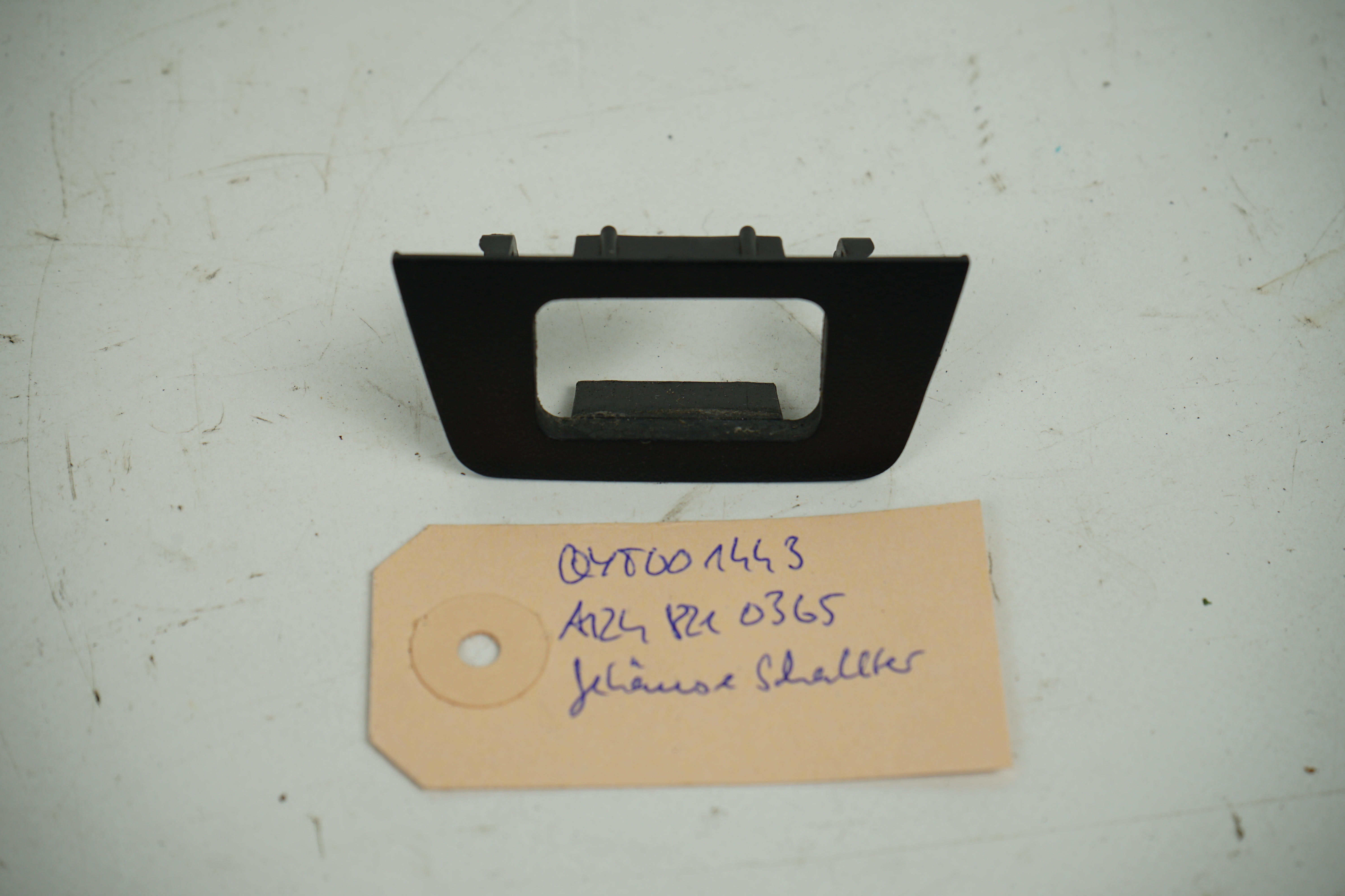 Gehäuse el.FH Fondbereich A124 Cabrio C124 Coupé Schalter für elektrischer Fensterheber A1248210365 A1248210065