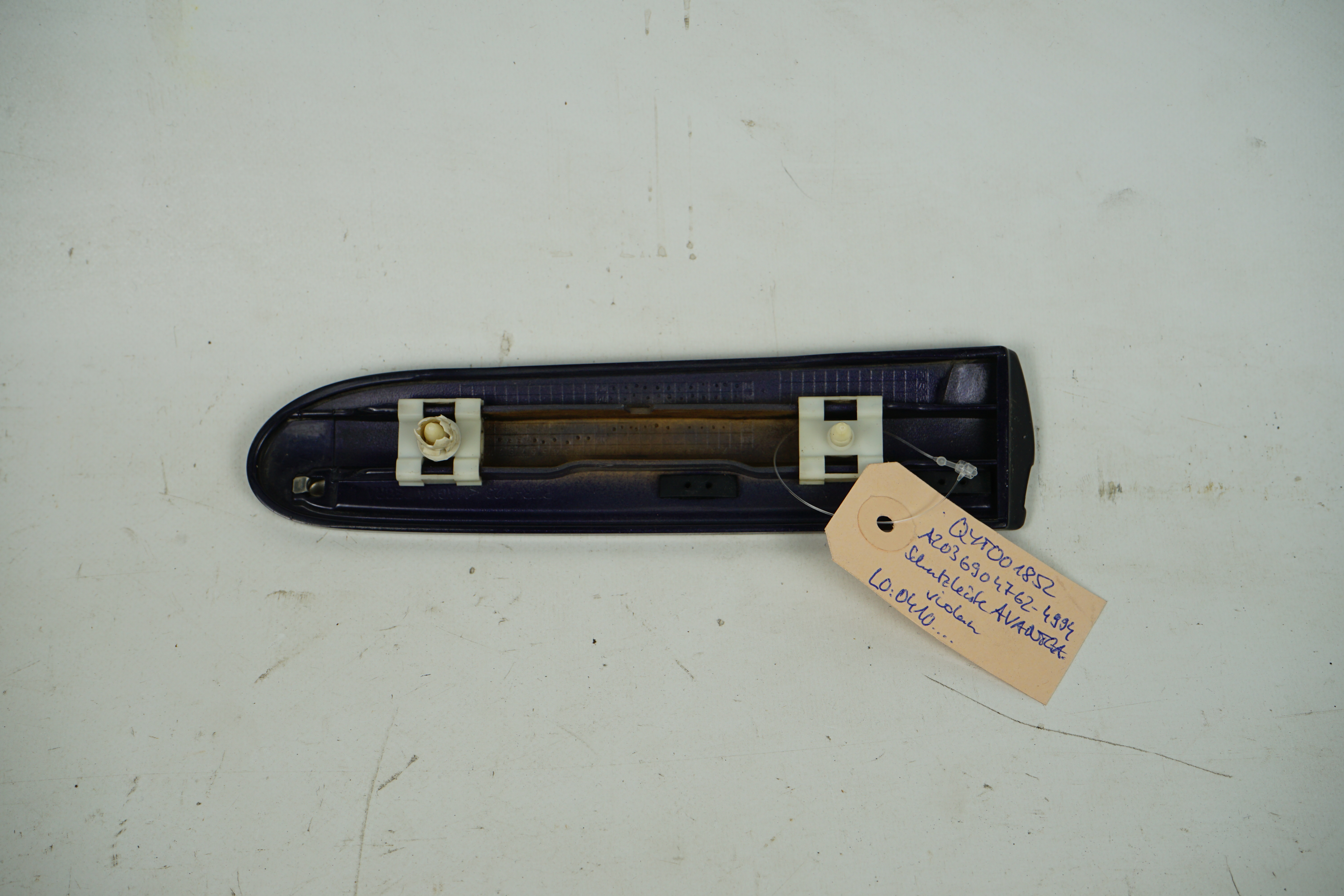 Leiste Fahrertür links vorn AVANTGARDE amethystviolett Mercedes-Benz S203 T-Modell W203 Limousine AVANTGARDE Fahrerseite A2036904762 4994