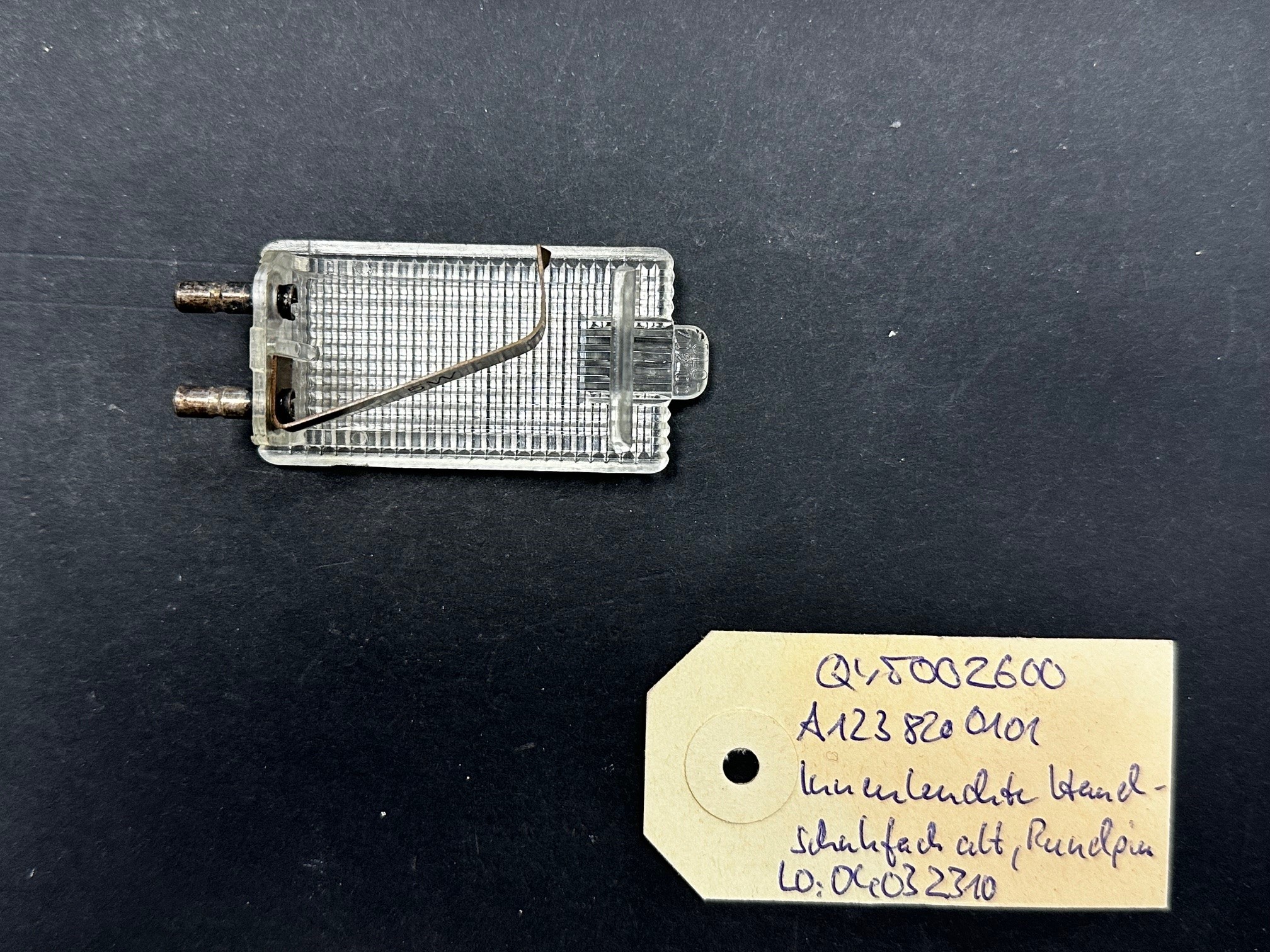Leuchte für Diverse Mercedes-Benz Fahrzeuge Innenleuchte Handschuhfach Rundpinanschluss A1158250043 A0018205801 A1238200101 A1268201301