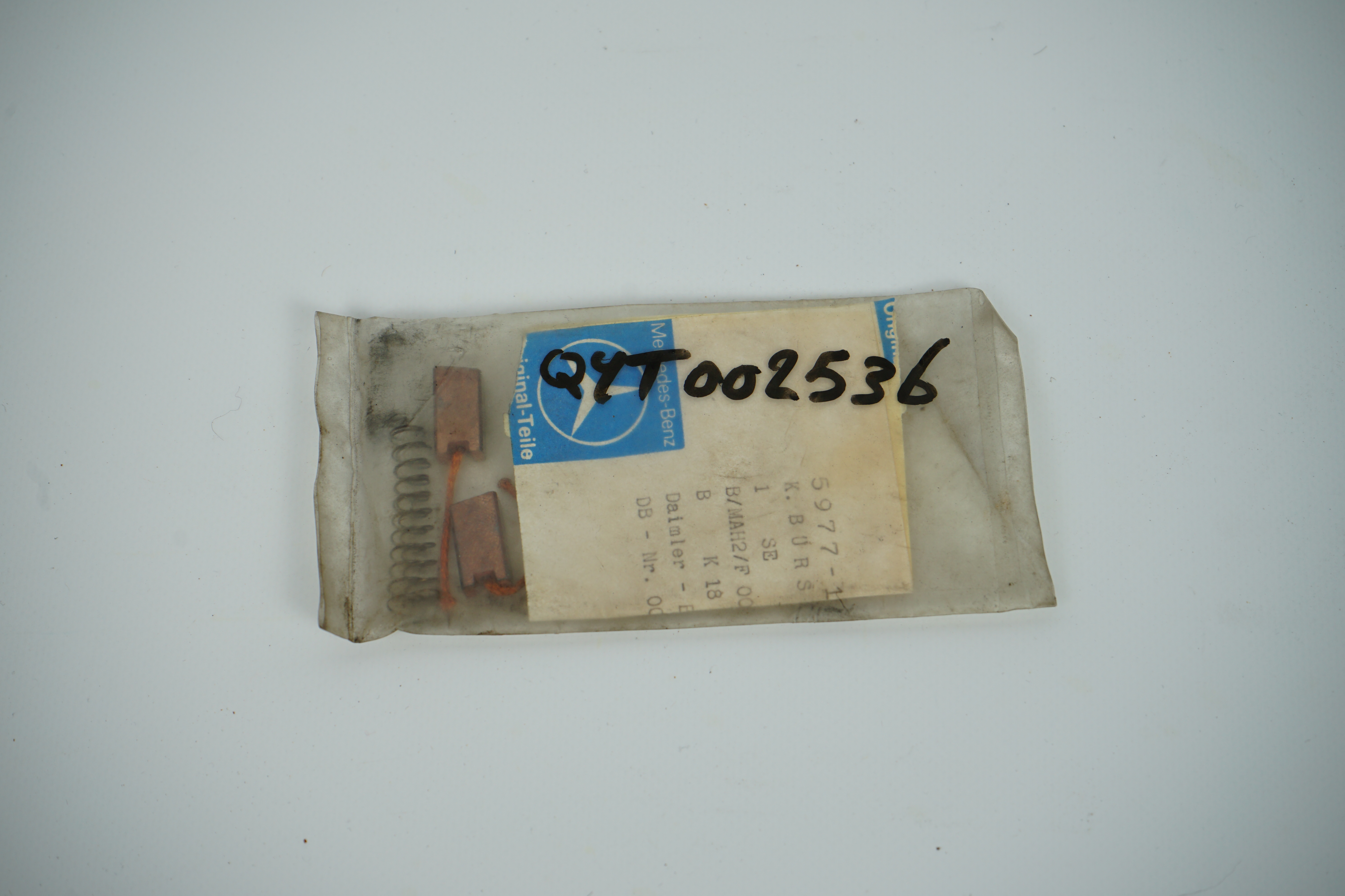 Kohlebürsten G-Modell Wolf neu! Mercedes-Benz W425 W427 W436 W437 Kohlebürsteneinsatz für Gebläse A0008290275