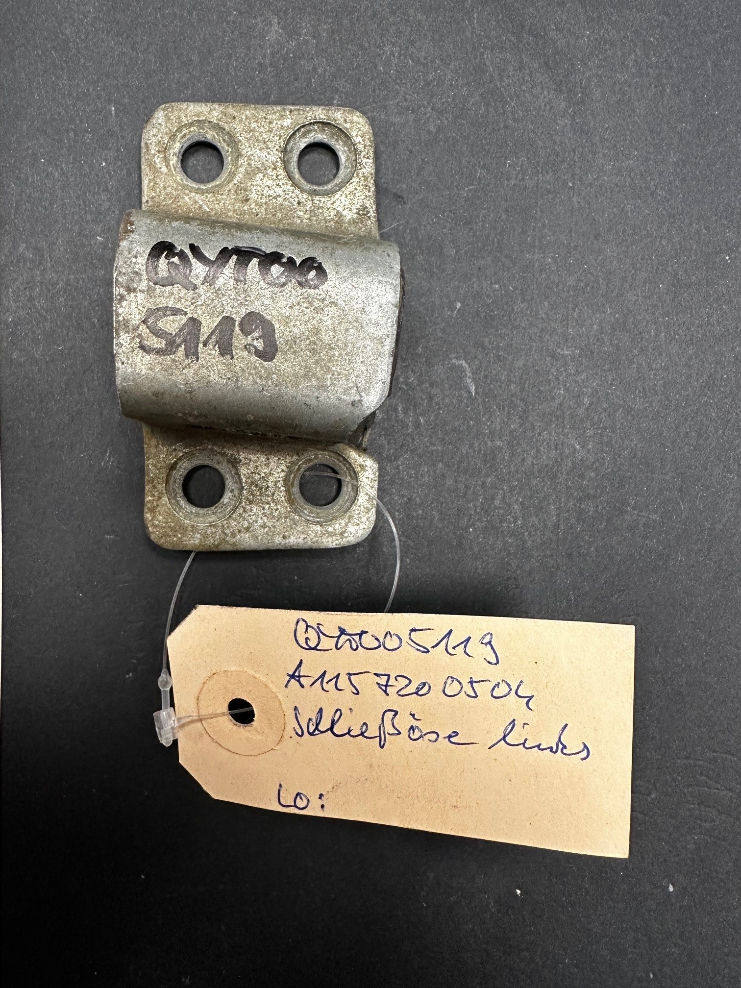 Schließöse links Mercedes-Benz R107 W108 W109 W111 W113 W114 W115 Türschlossfalle Türschloßfalle Zapfenschloss Tür fahrerseitig  A1157200504