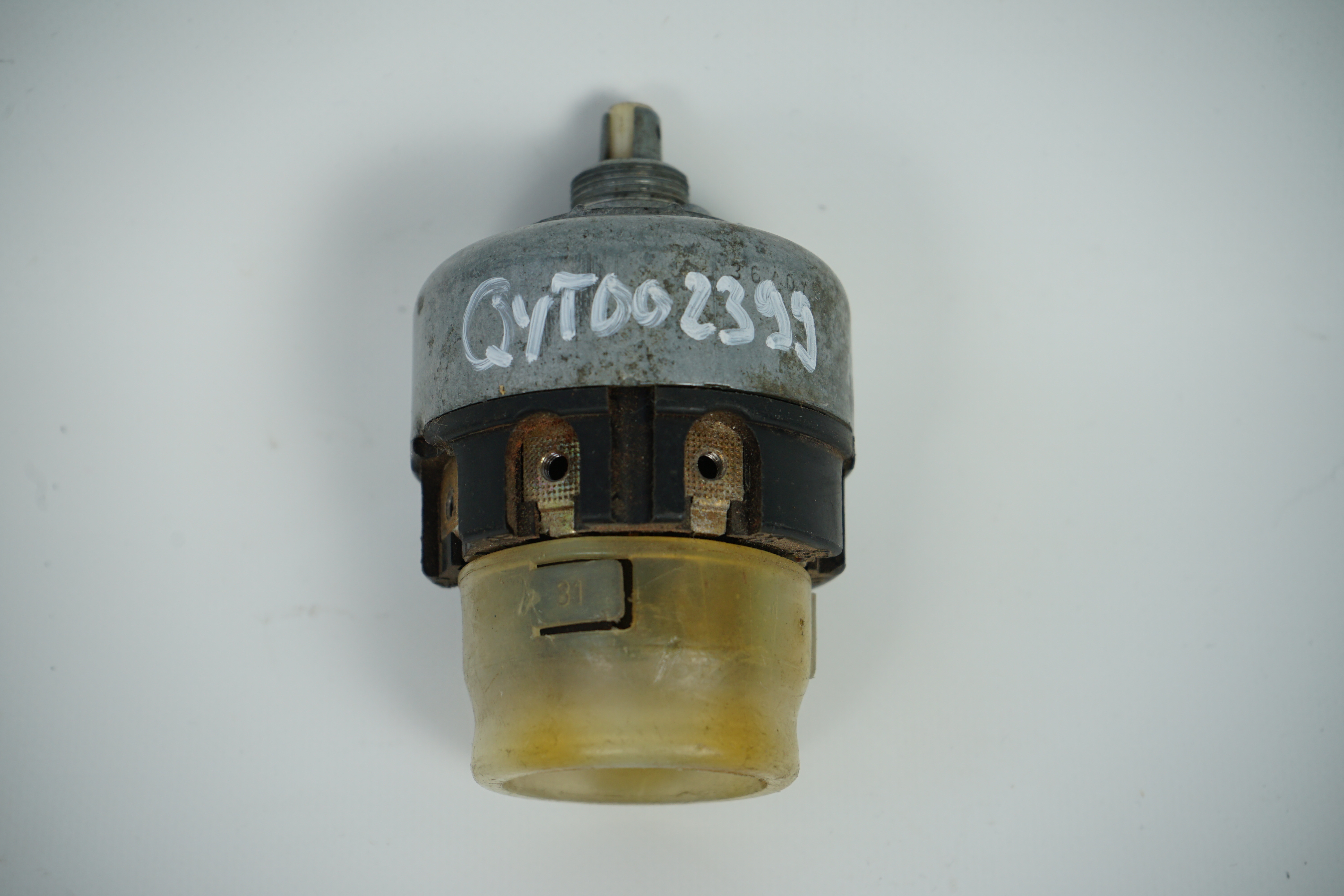 Lichtschalter Mercedes-Benz R107 W108 W109 W114 W115 W116 W123 W126 W201 W460 W461 W601 T1 DüDo W670 Lichtdrehschalter Licht Kostal 8432 A0005453704