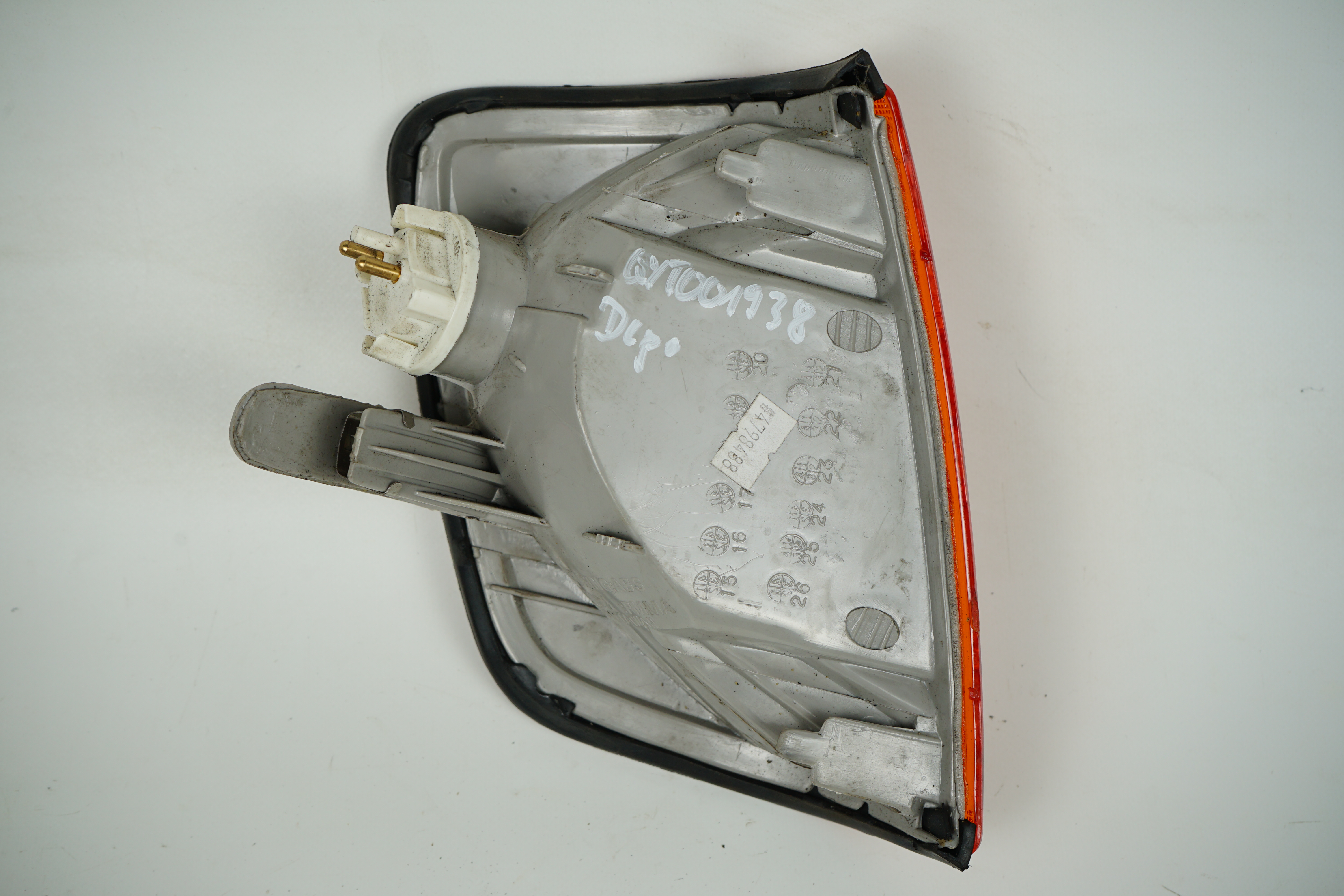 Blinkleuchte neuwertig links orange Mercedes-Benz A124 C124 S124 W124 E-Klasse - vor Mopf 05/93 Depo gelb A1248260943/ DEPO 014401606LY