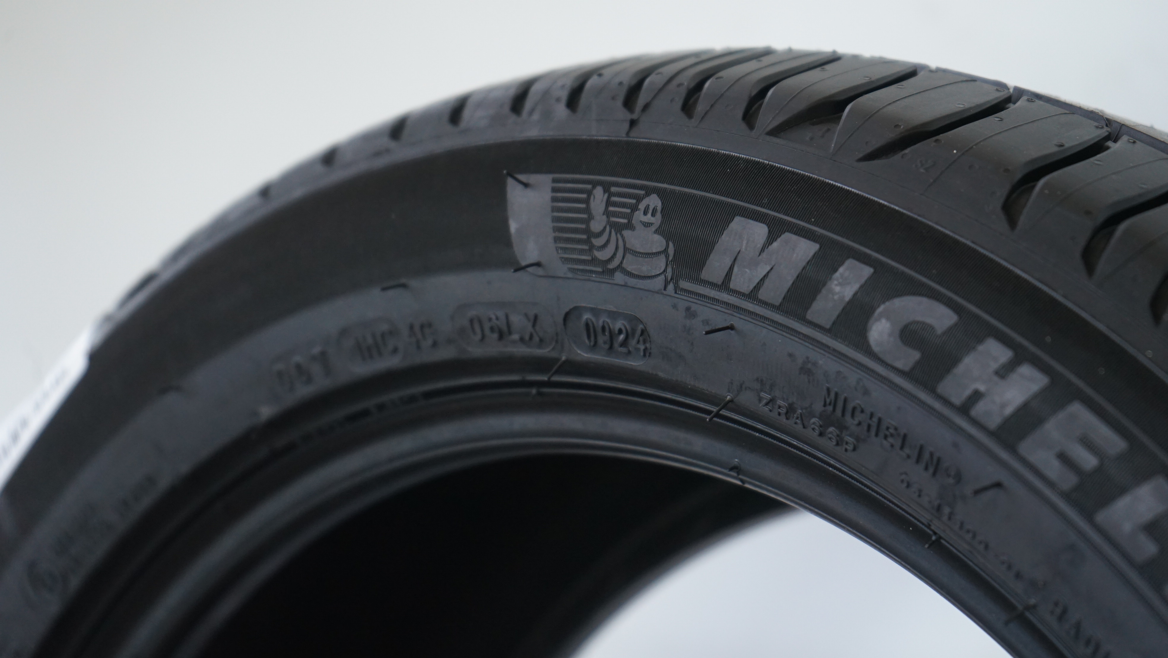 Sommerreifen MICHELIN Primacy 4+ 235/45R17 94W (C, A, B, 70dB) Mercedes-Benz W210 E-Klasse uvm. 23545R17 94W