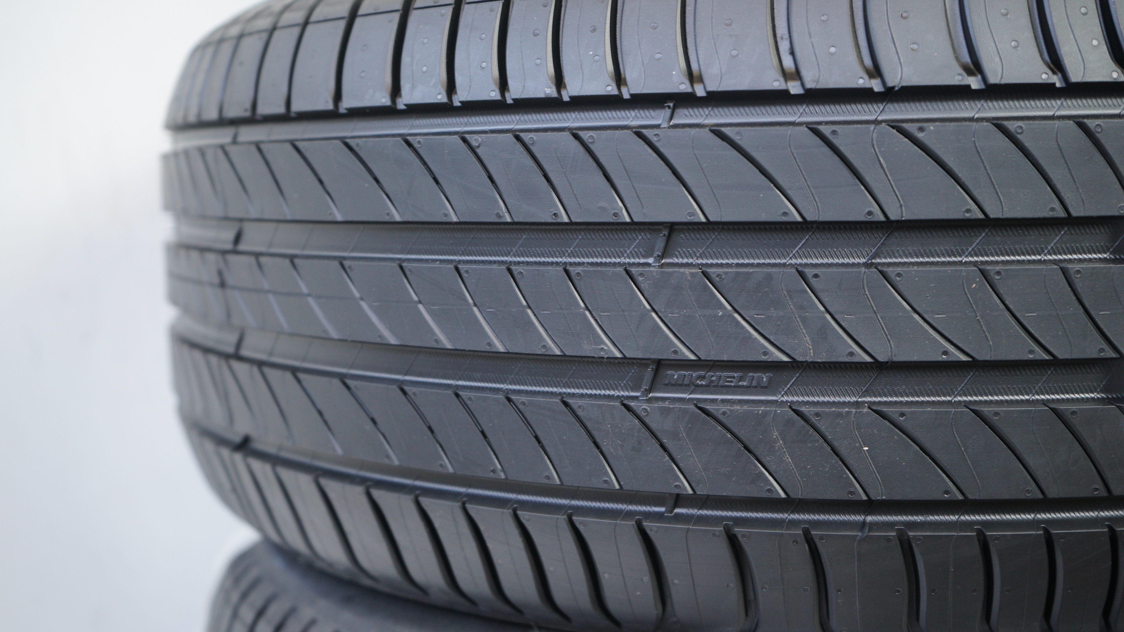 Sommerreifen MICHELIN Primacy 4+ 235/45R17 94W (C, A, B, 70dB) Mercedes-Benz W210 E-Klasse uvm. 23545R17 94W