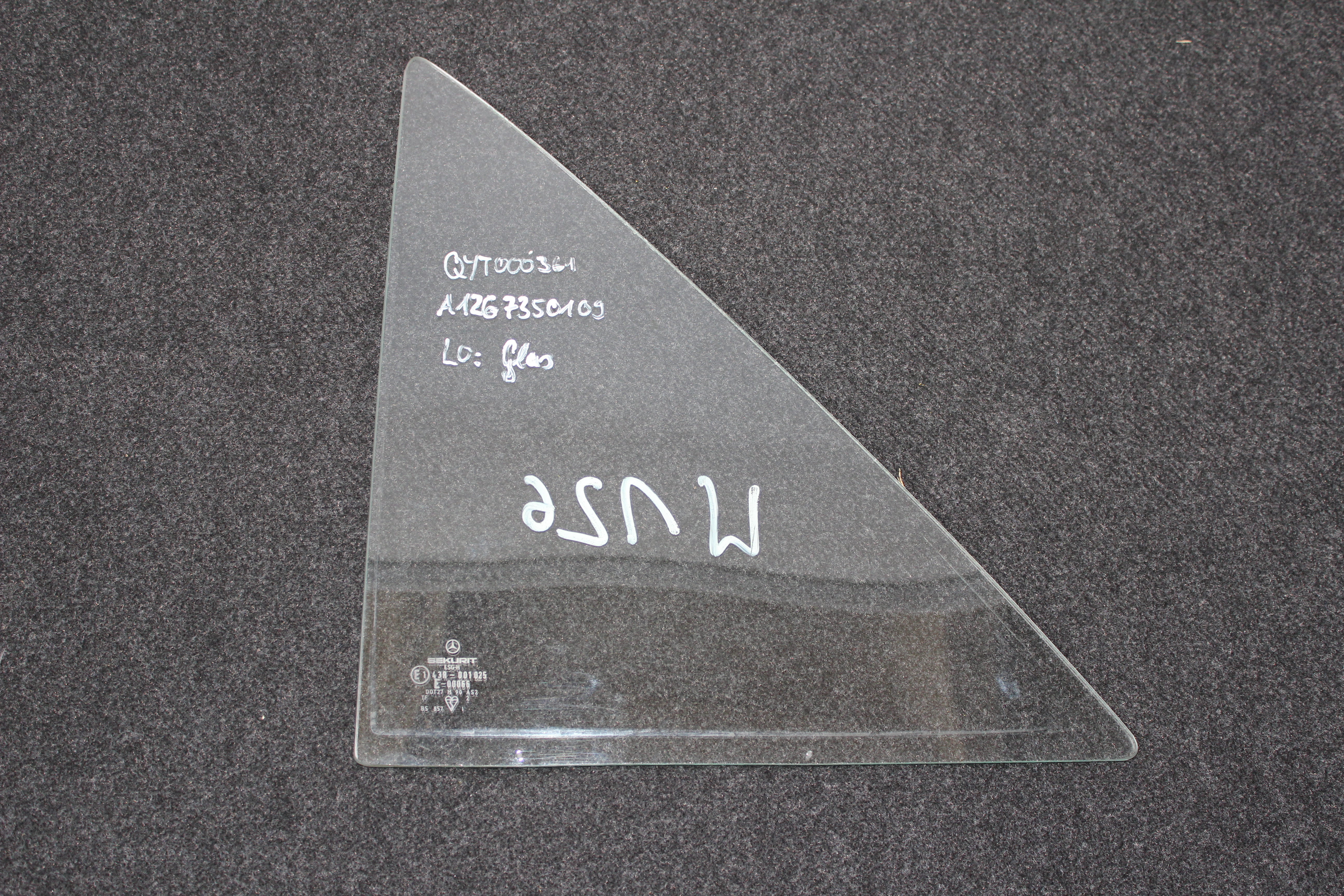 Glasscheibe W126 280S - 560SE Dreieckscheibe Fondtür links A1267350109