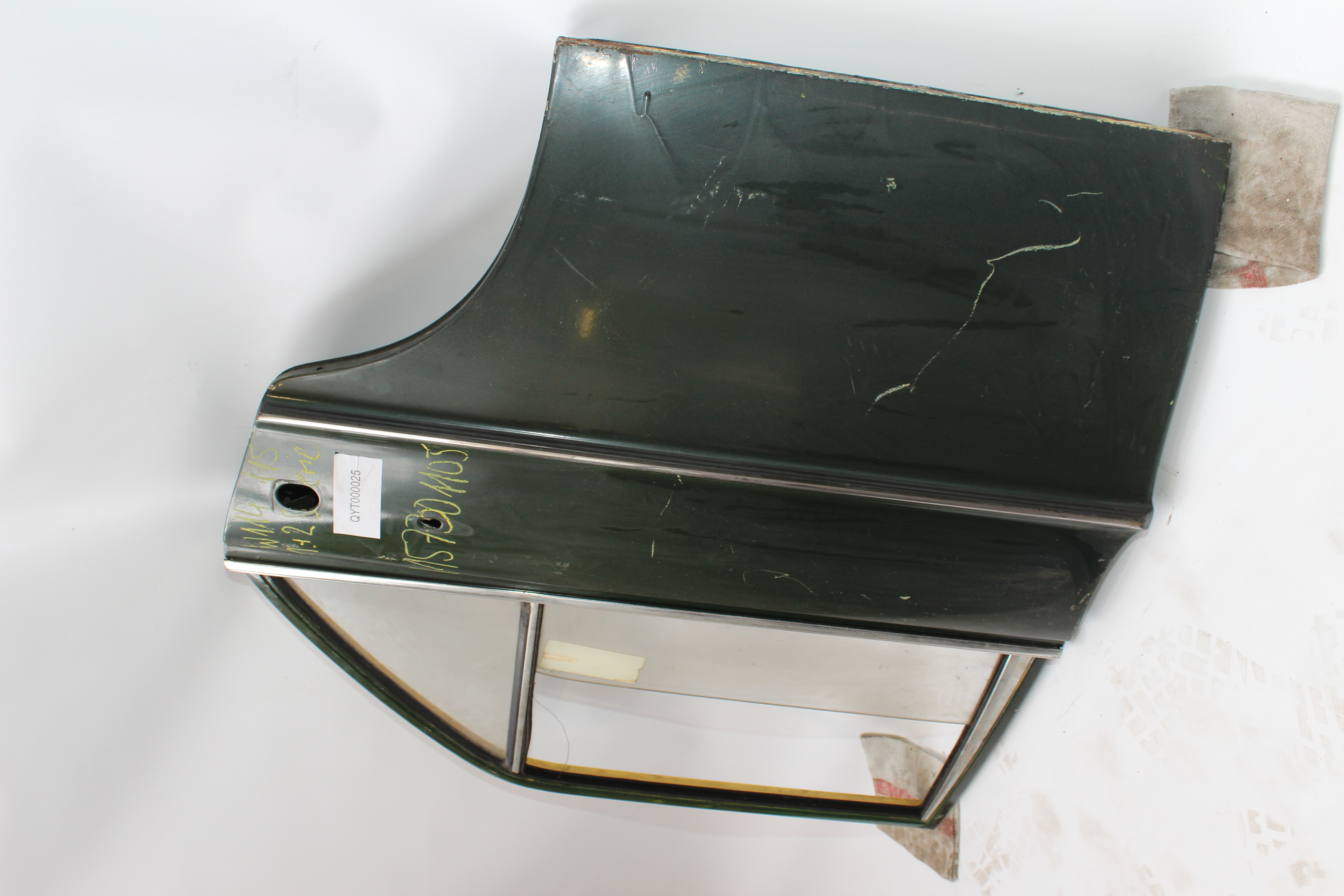 Fondtür links Mercedes-Benz W114 W115 /8 Strich acht hinten rechts Verglasung klar grünmetallic A1157301105