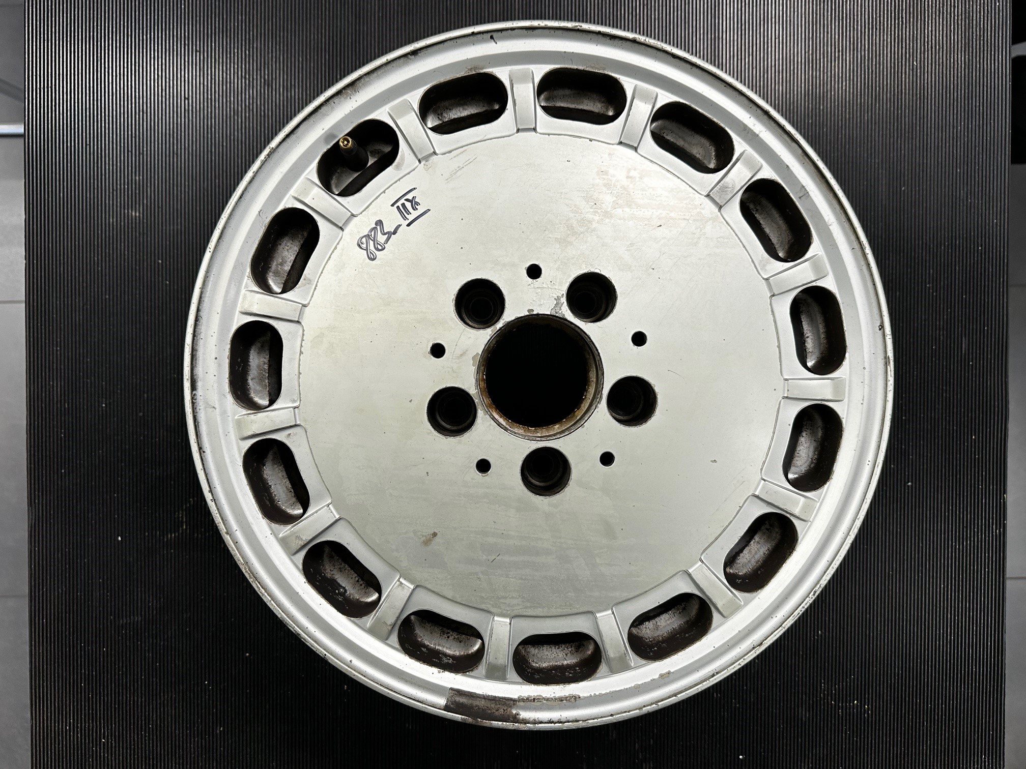 Scheibenrad "SPORTLINE" 7Jx15 ET44 Mercedes-Benz W201 Fuchs Gullideckel Fuchs Kanaldeckel 15-Loch Felge Leichtmetallfelge A2014001302 B66470012