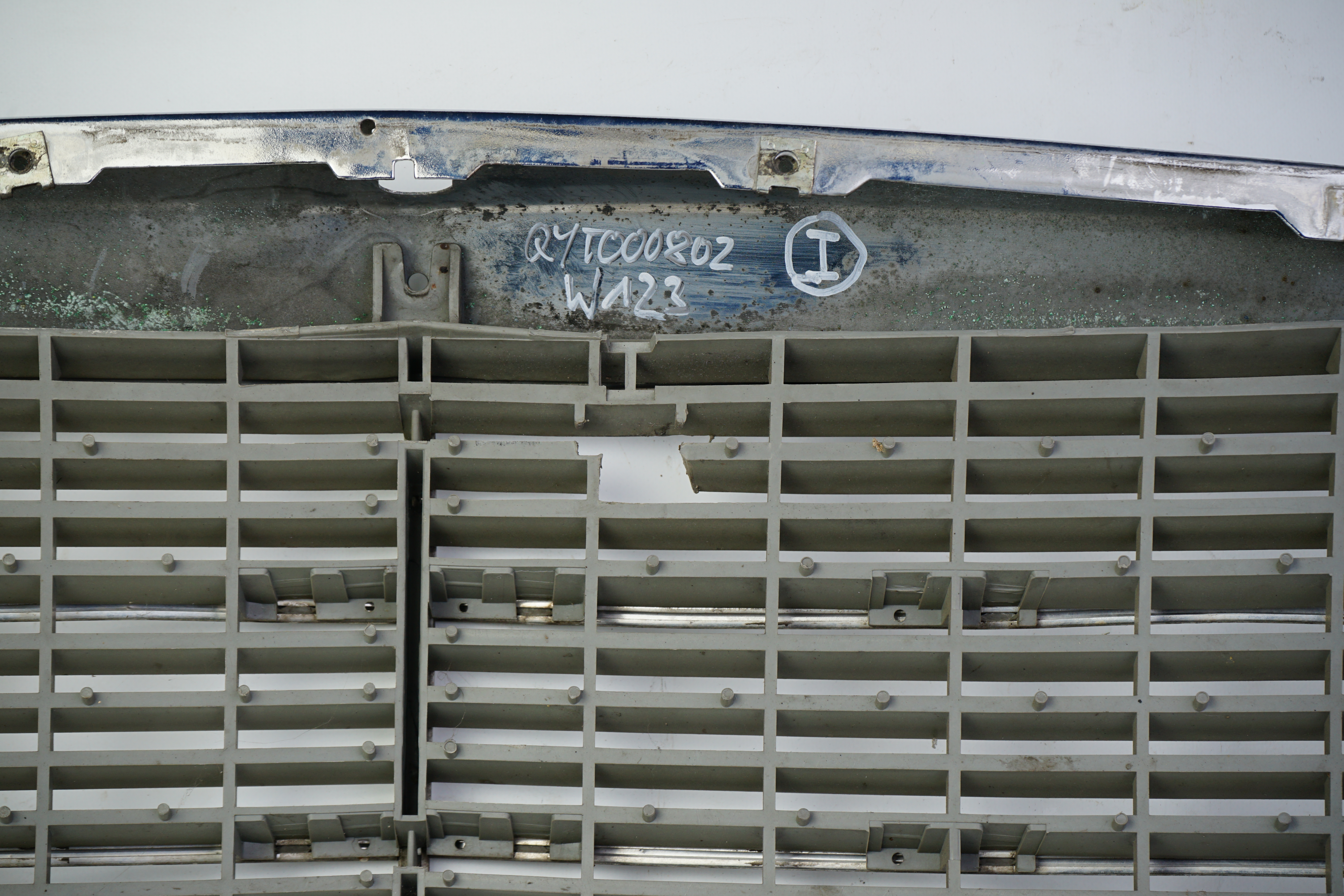 Rahmen Kühlerverkleidung C123 S123 W123 Grill Frontgrill Kühlergrill A1238800183