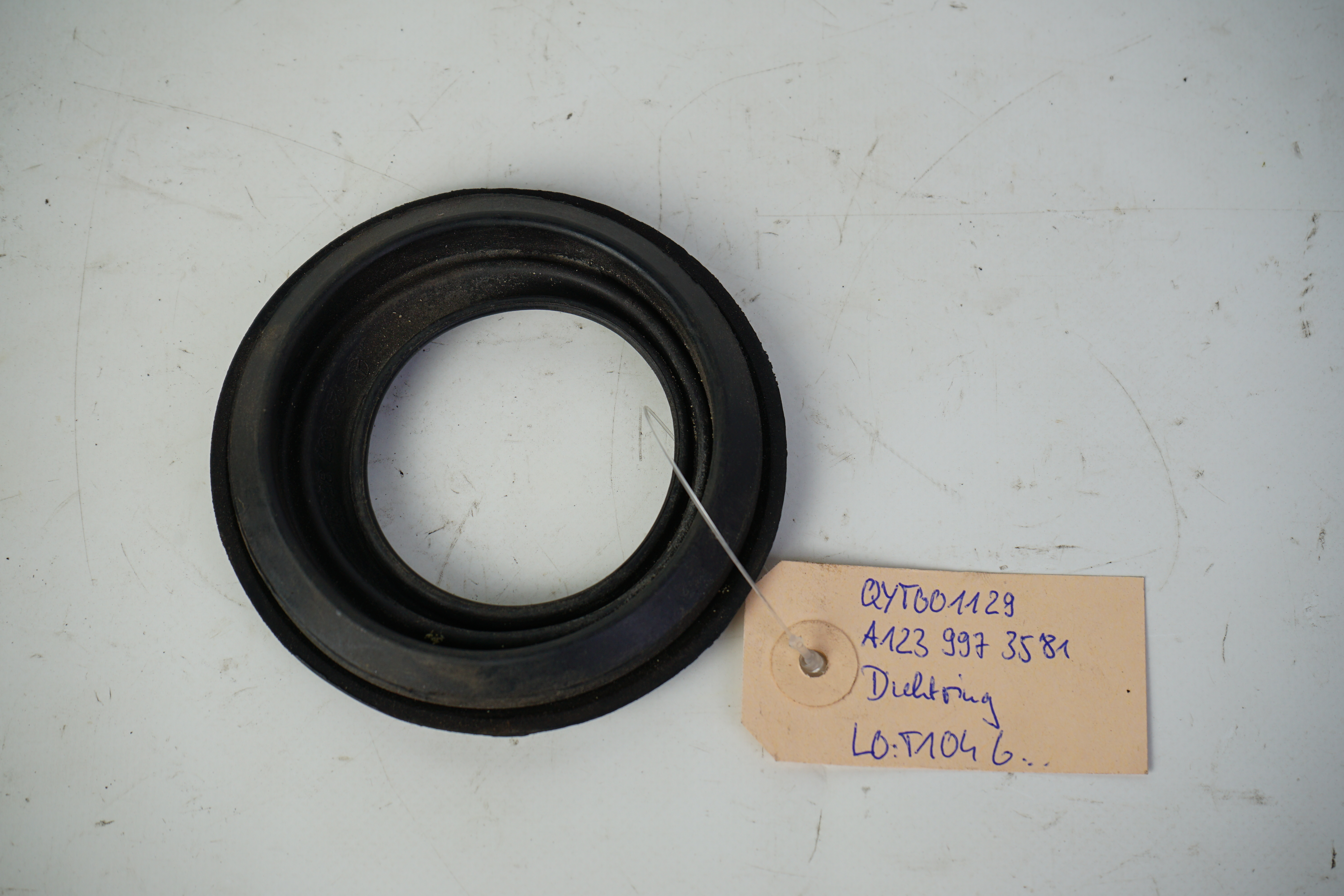 Tülle Tank C/R107 123 W124 W126 W129 W201 W461 W463 W464 Tankstutzen Dichtung A1239973581