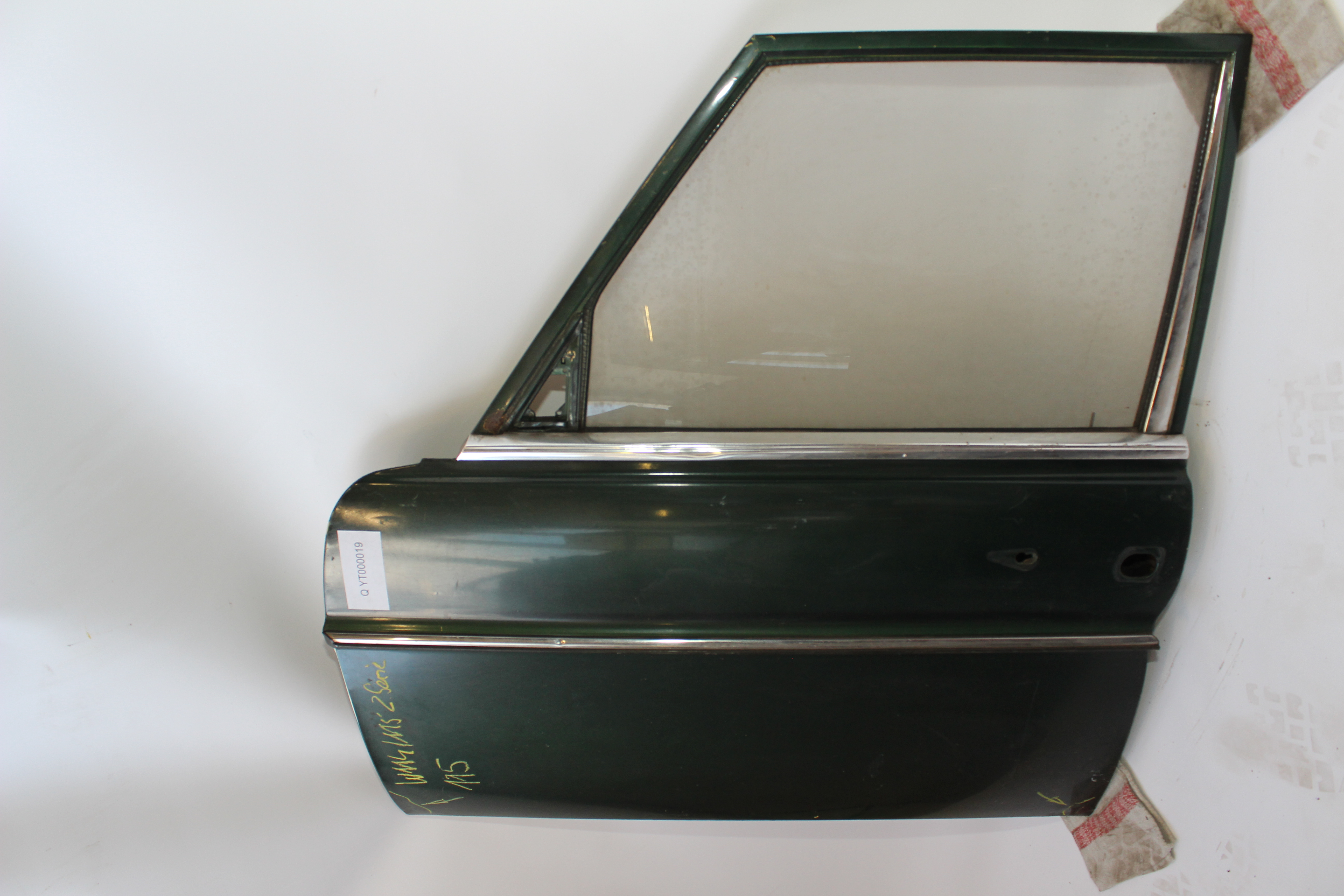 Tür vorn links Mercedes-Benz W114 115 /8 Strich acht Fahrertür grünmetallic Verglasung klar A1157201705 