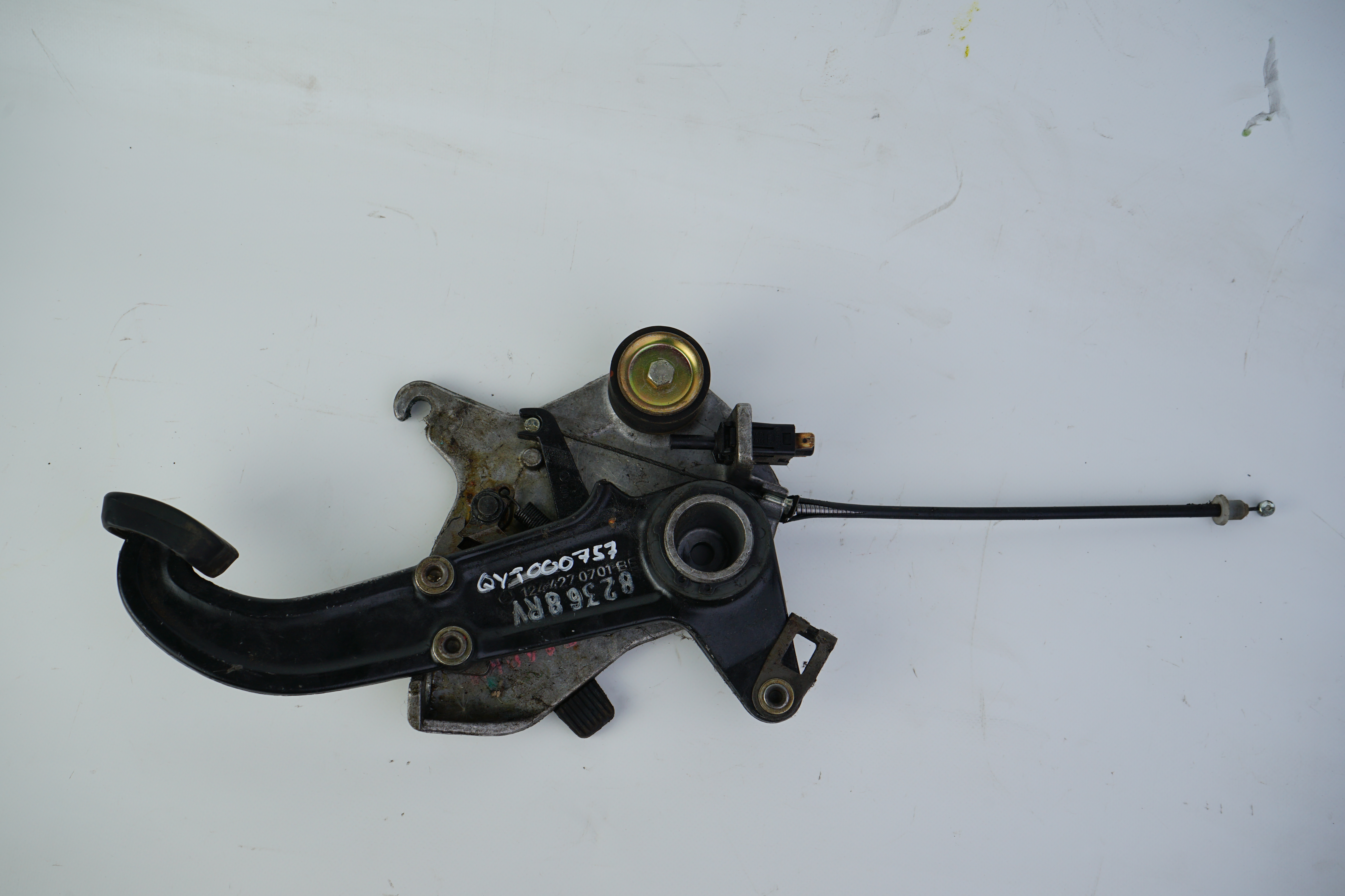 Feststellbremse A124 C124 S124 W124 Handbremse Pedalblock A1244270636 → A1264200384