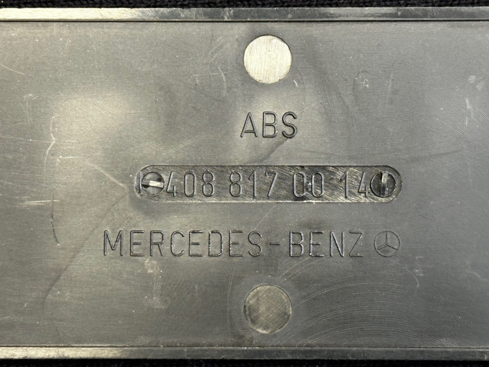 Typenkennzeichen "UNIMOG" Mercedes-Benz U900-U1500 408 424 427 435 Mog Emblem Schriftzug Typenkennzeichen A4088170014