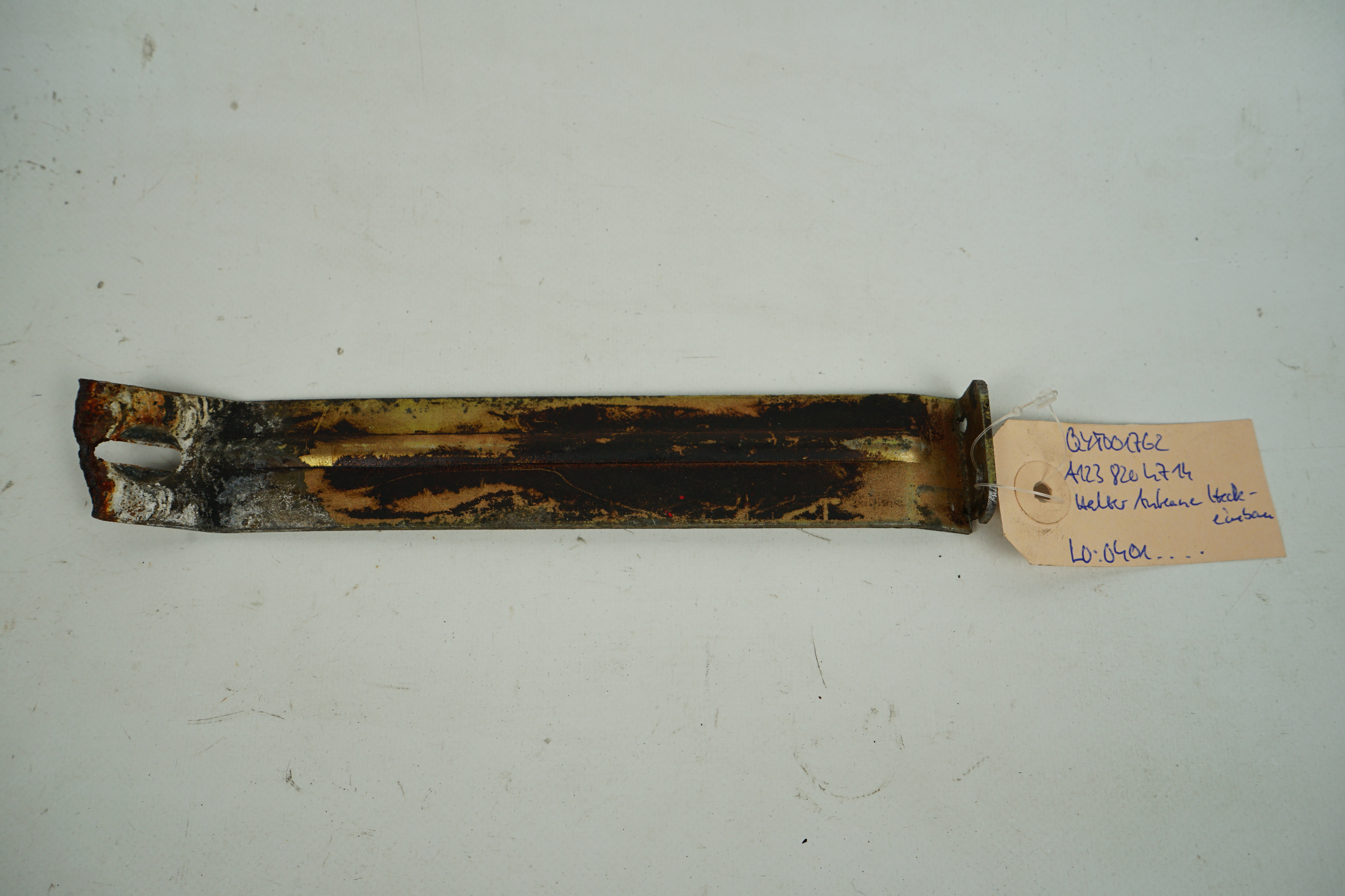 Halter Antenne Mercedes-Benz C123 S123 W123 Hirschmann Stabantenne A1238204714