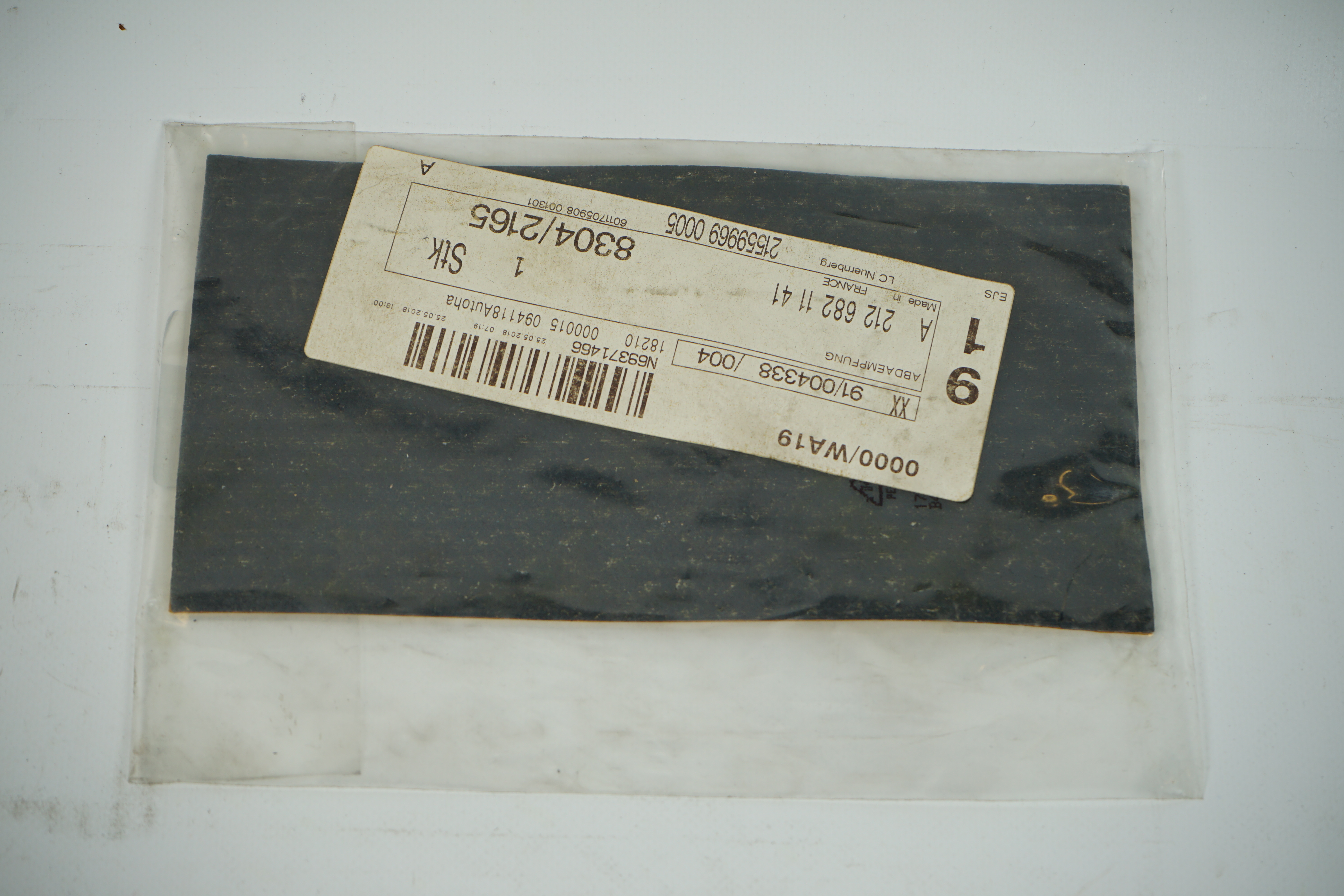 Abdämpfung neu! Mercedes-Benz S212 W212 C218 Dämpfung Hinterkotflügel links und rechts A2126821141