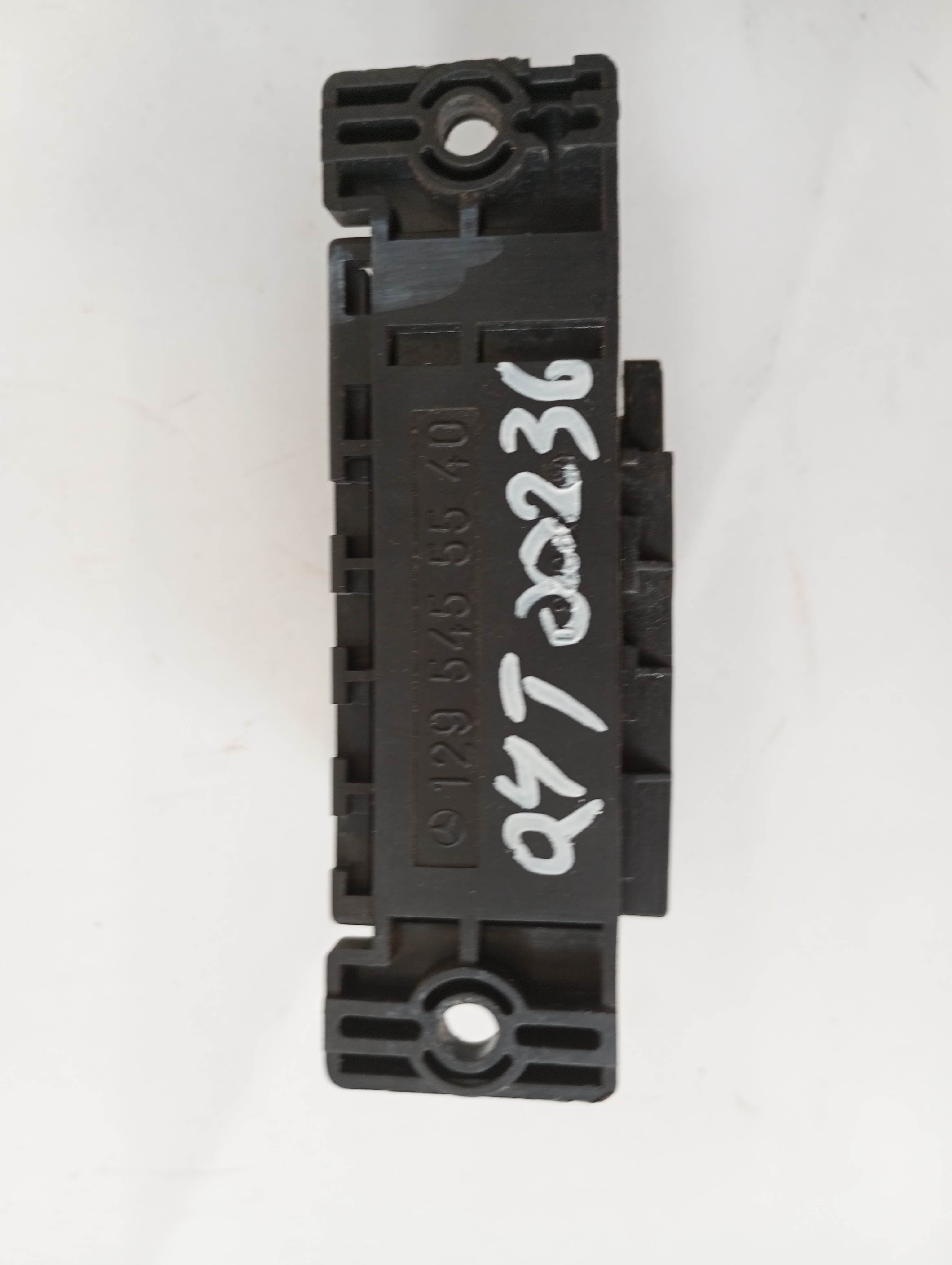 Halter Diagnosedose Mercedes-Benz W124 R129 W463 Halter Prüfstecker Test Diagnose 16-Polig A1295455540