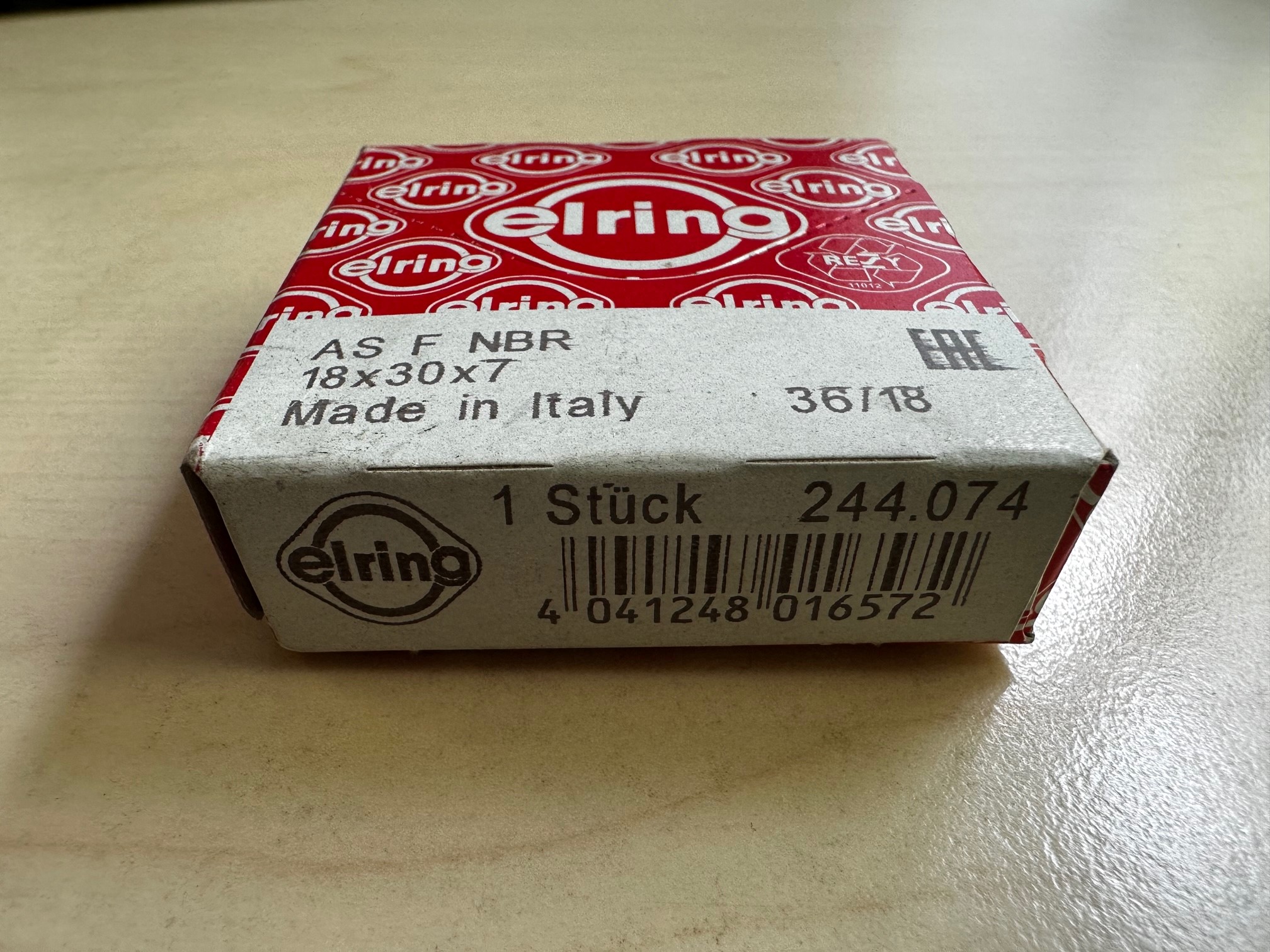 Wellendichtring AS F NBR 18x30x7 getriebeseitig AUDI 020301227F BMW 32131104834 KHD/ Magirus 02351942  OPEL  902685 SEAT SKODA VW Radialwellendichtring Elring 244.074