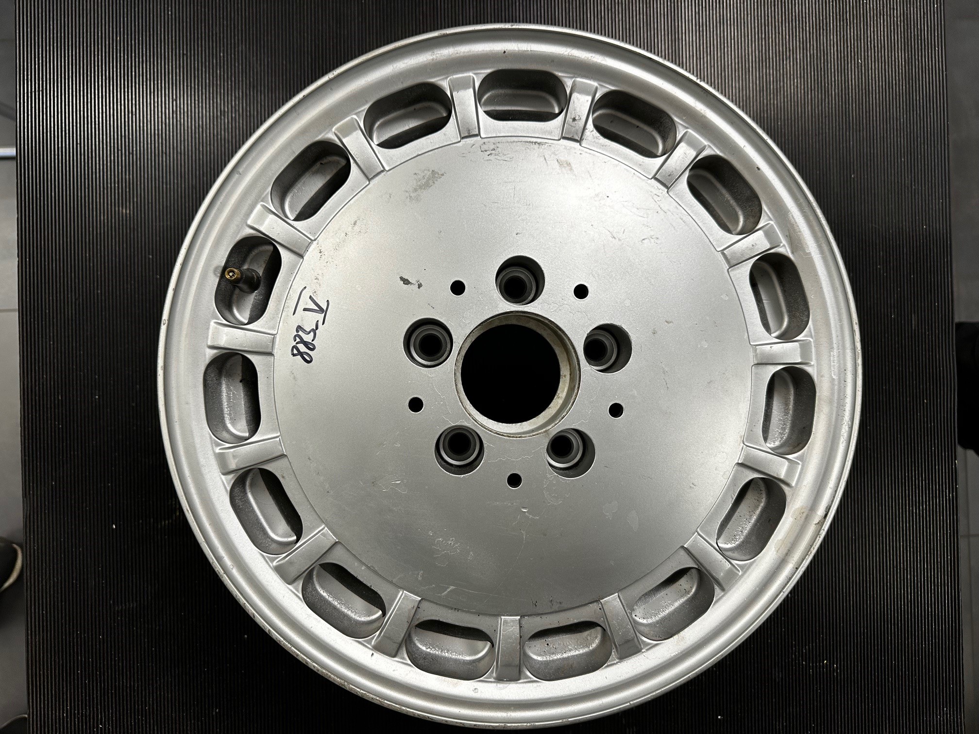 Scheibenrad "SPORTLINE" 7Jx15 ET44 Mercedes-Benz W201 Fuchs Gullideckel Fuchs Kanaldeckel 15-Loch Felge Leichtmetallfelge A2014001302 B66470012