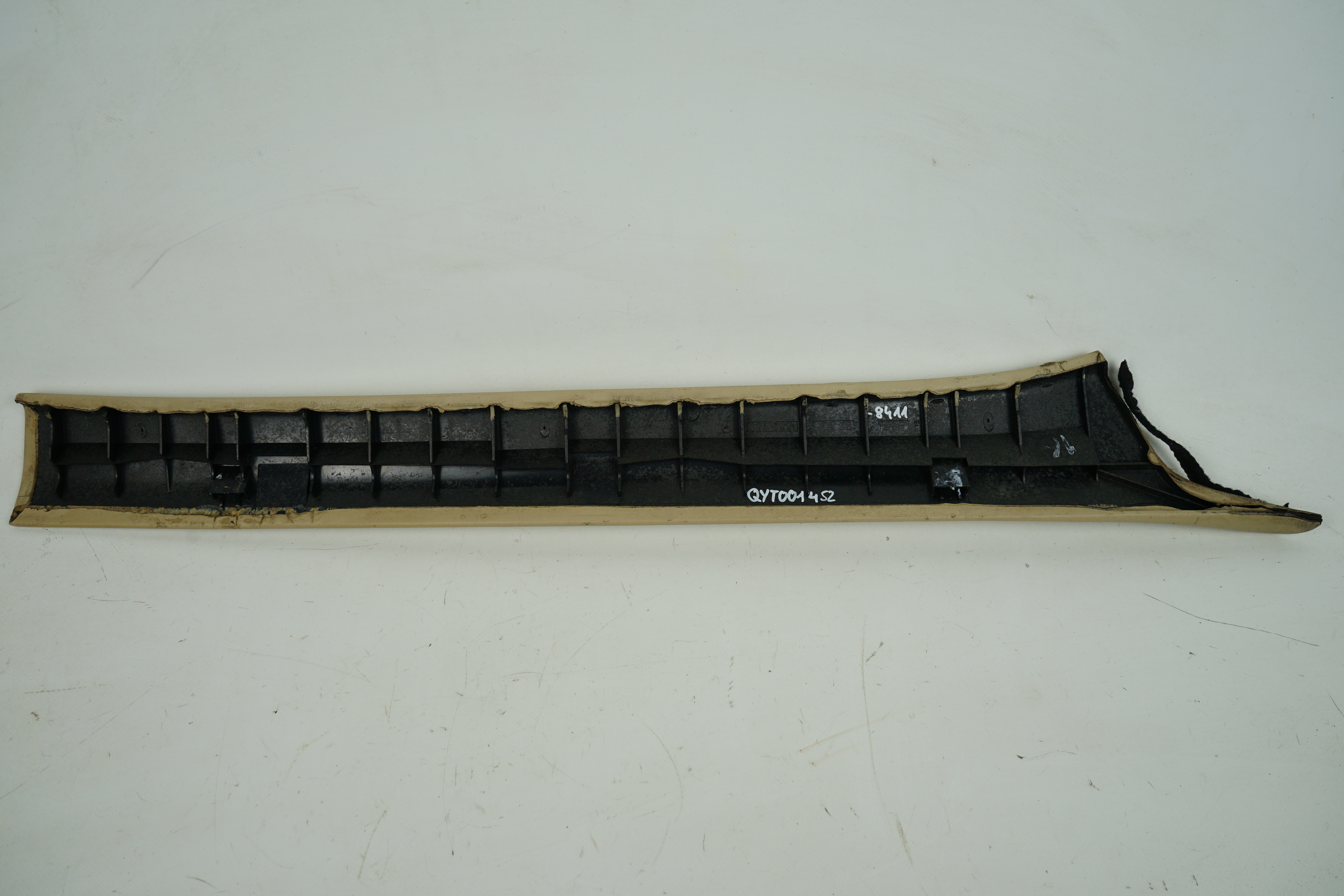 Verkleidung creme A-Säule links Mercedes-Benz S124 W124 Vorderwandsäule links beige A1246920389 8411 A1246900325 8411